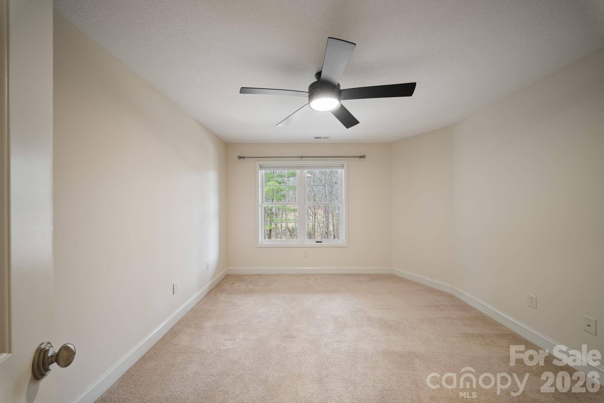 21 Hope Road — Weaverville