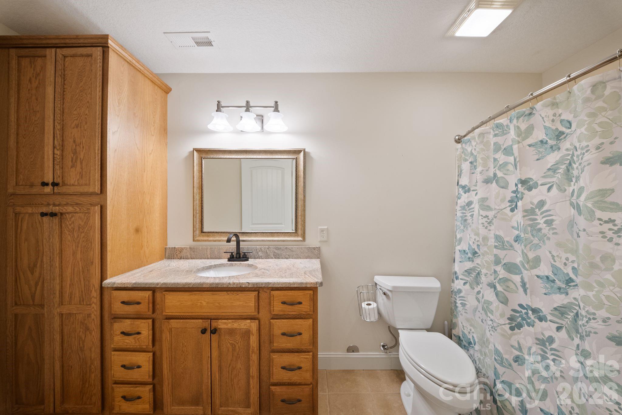 21 Hope Road — Weaverville