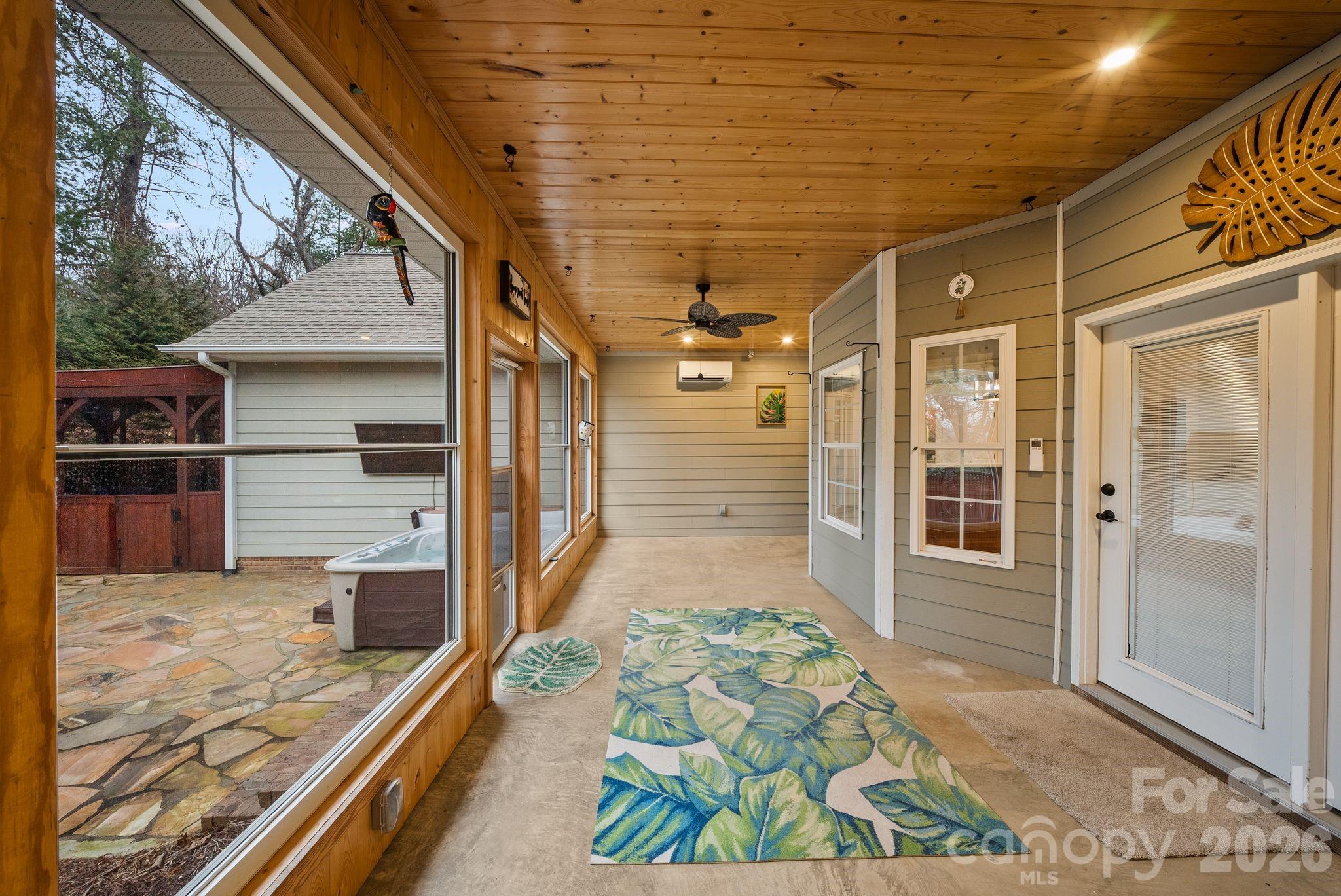 21 Hope Road — Weaverville