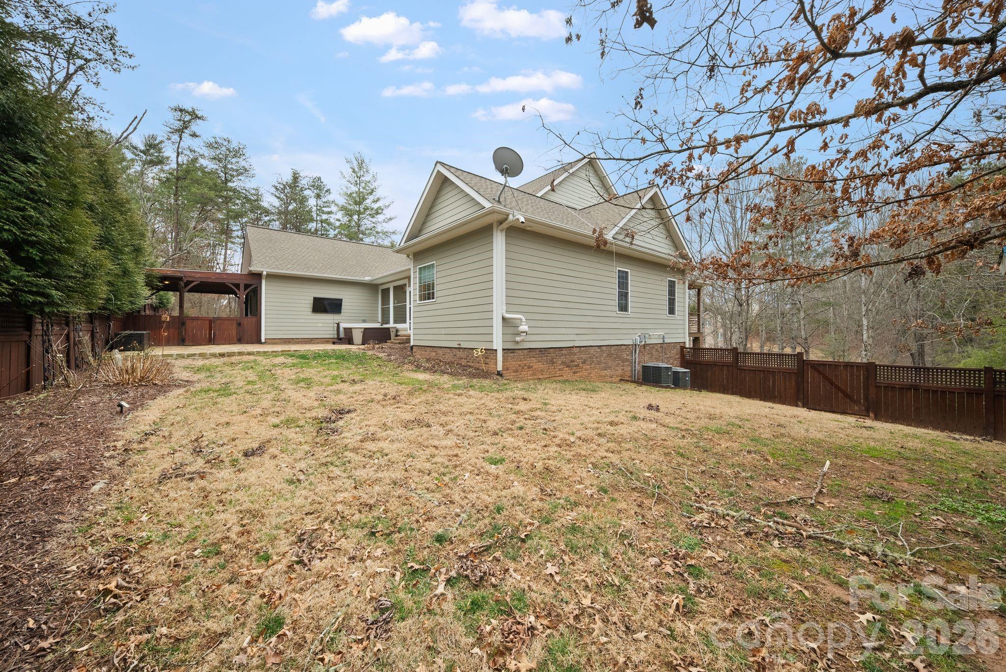21 Hope Road — Weaverville
