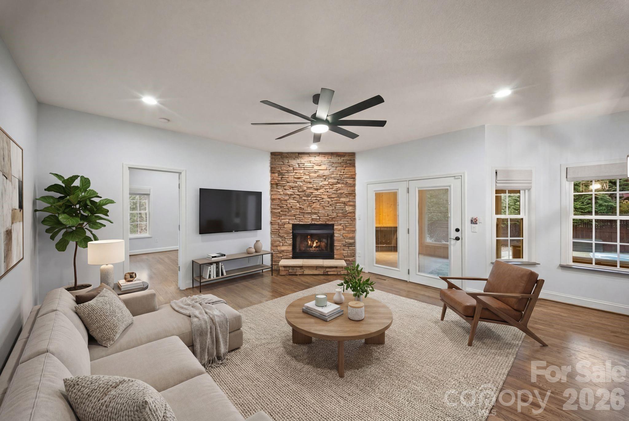 21 Hope Road — Weaverville