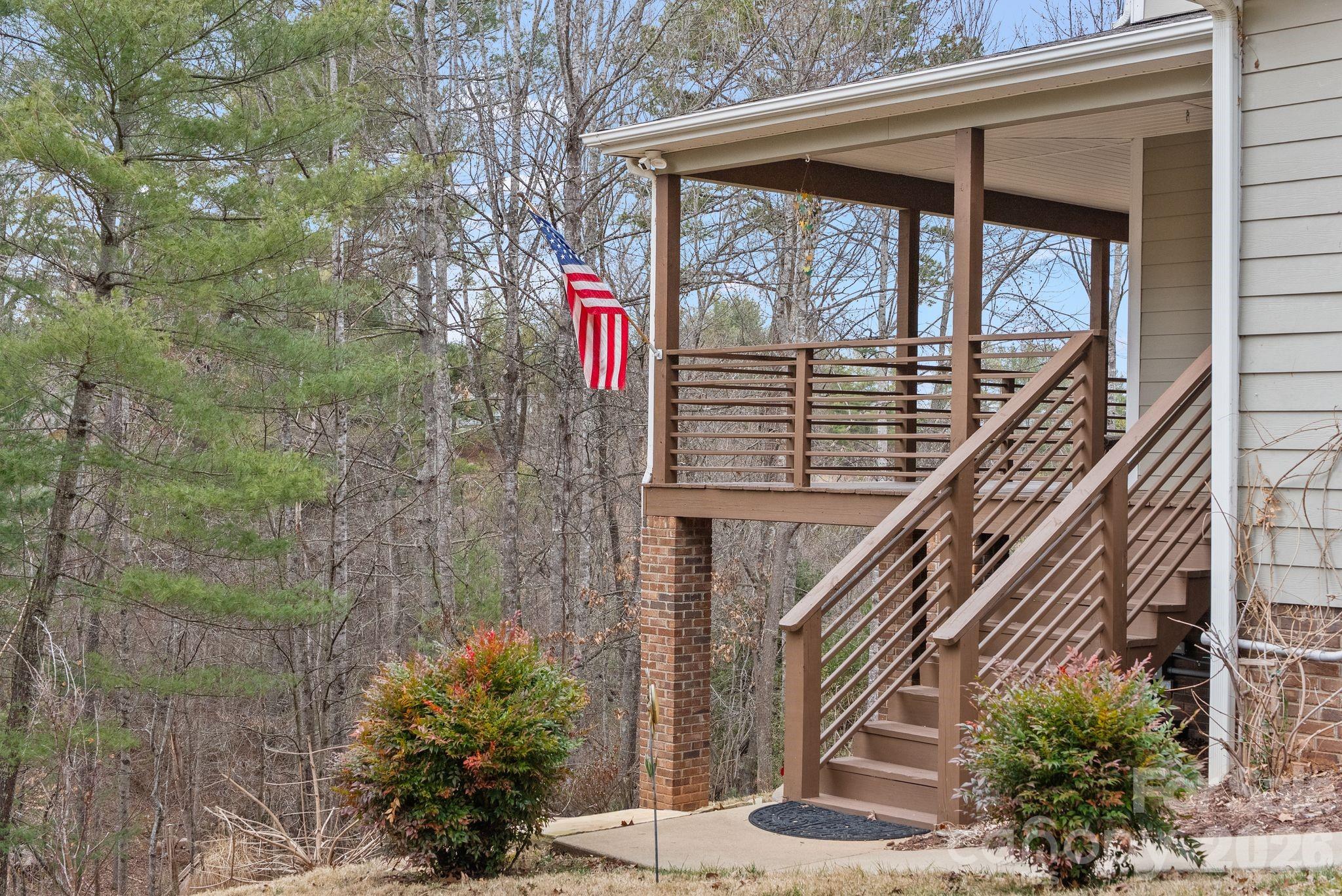 21 Hope Road — Weaverville