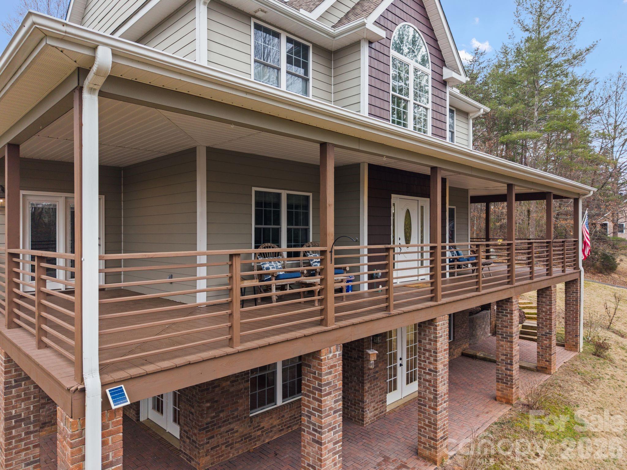 21 Hope Road — Weaverville