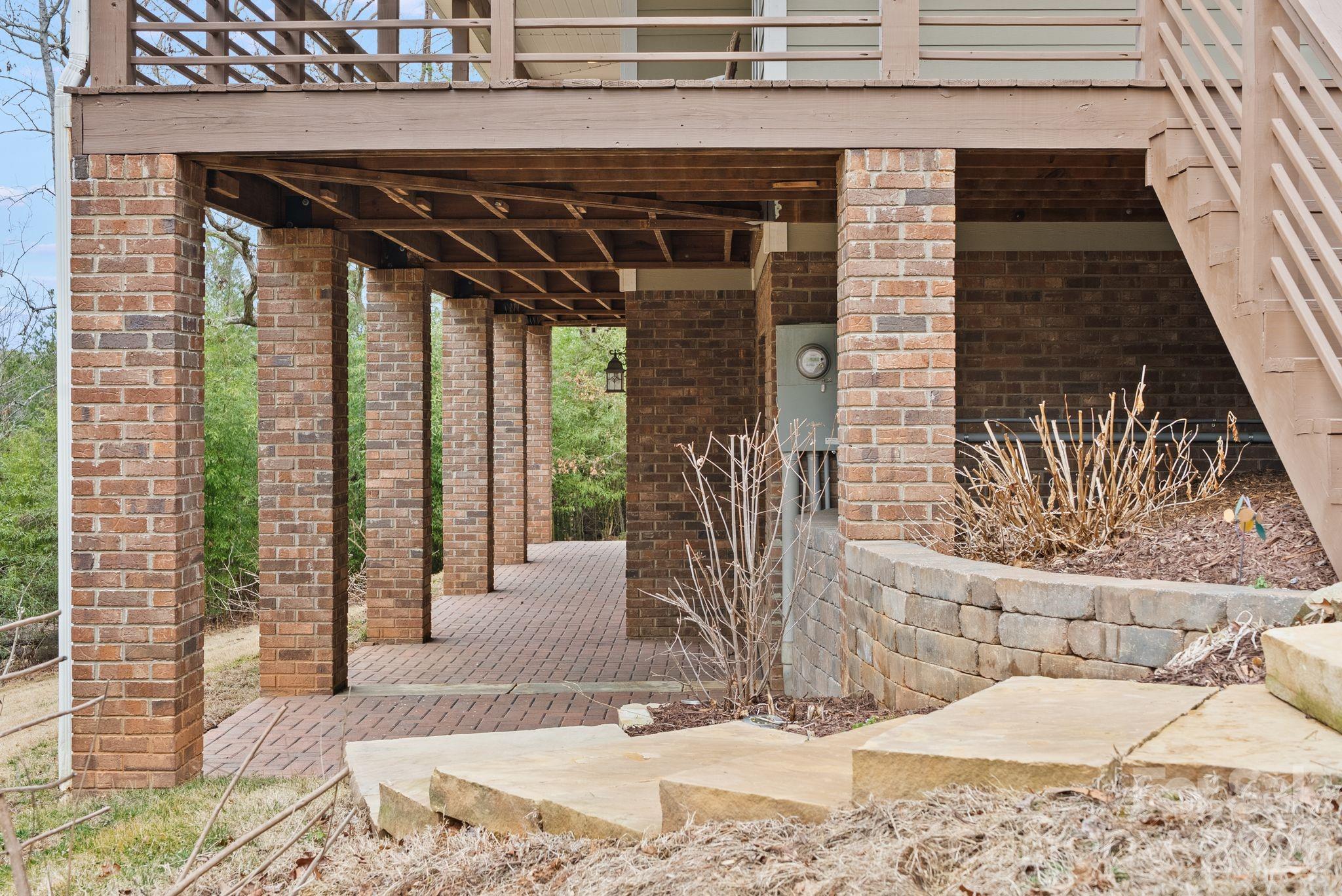 21 Hope Road — Weaverville