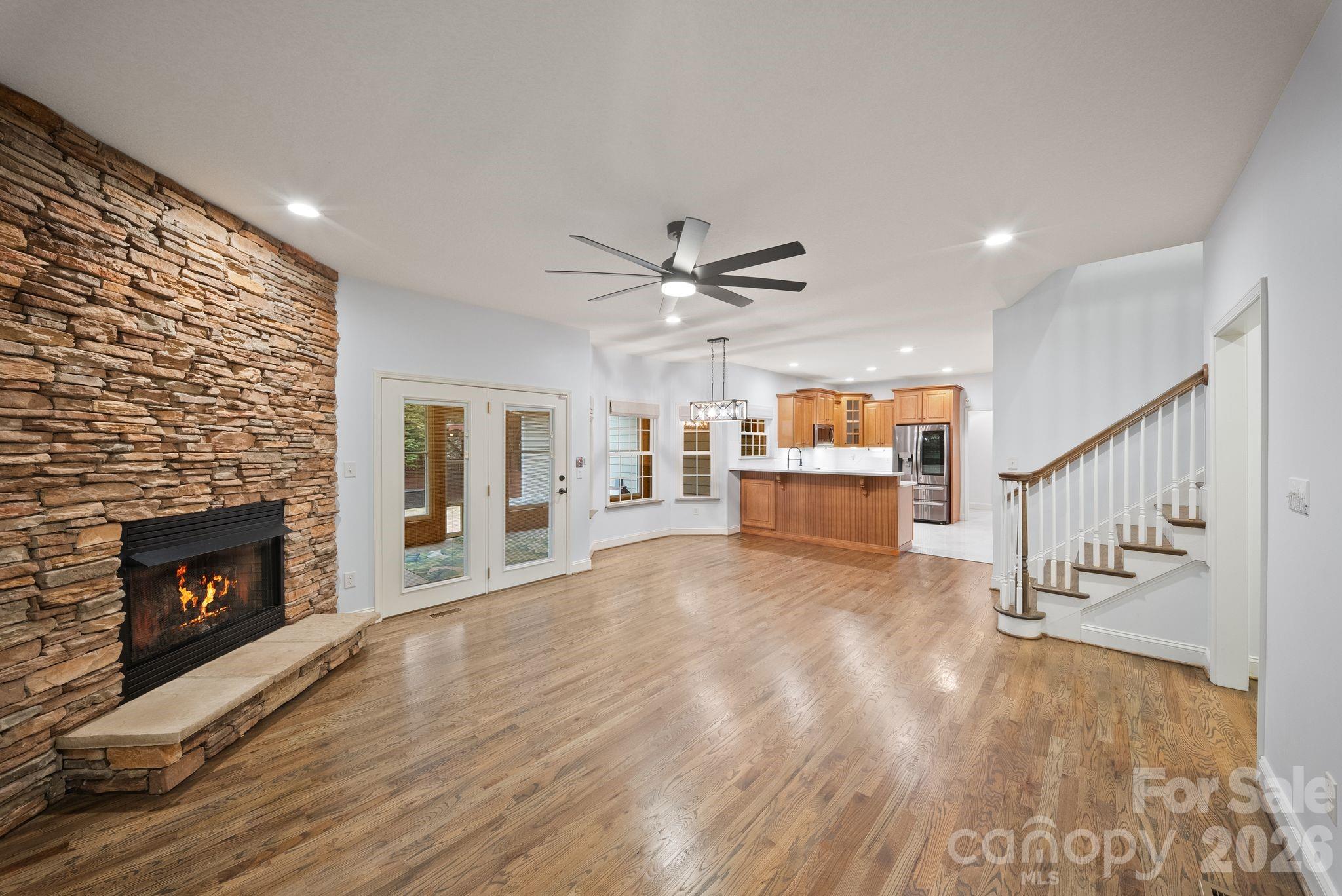 21 Hope Road — Weaverville
