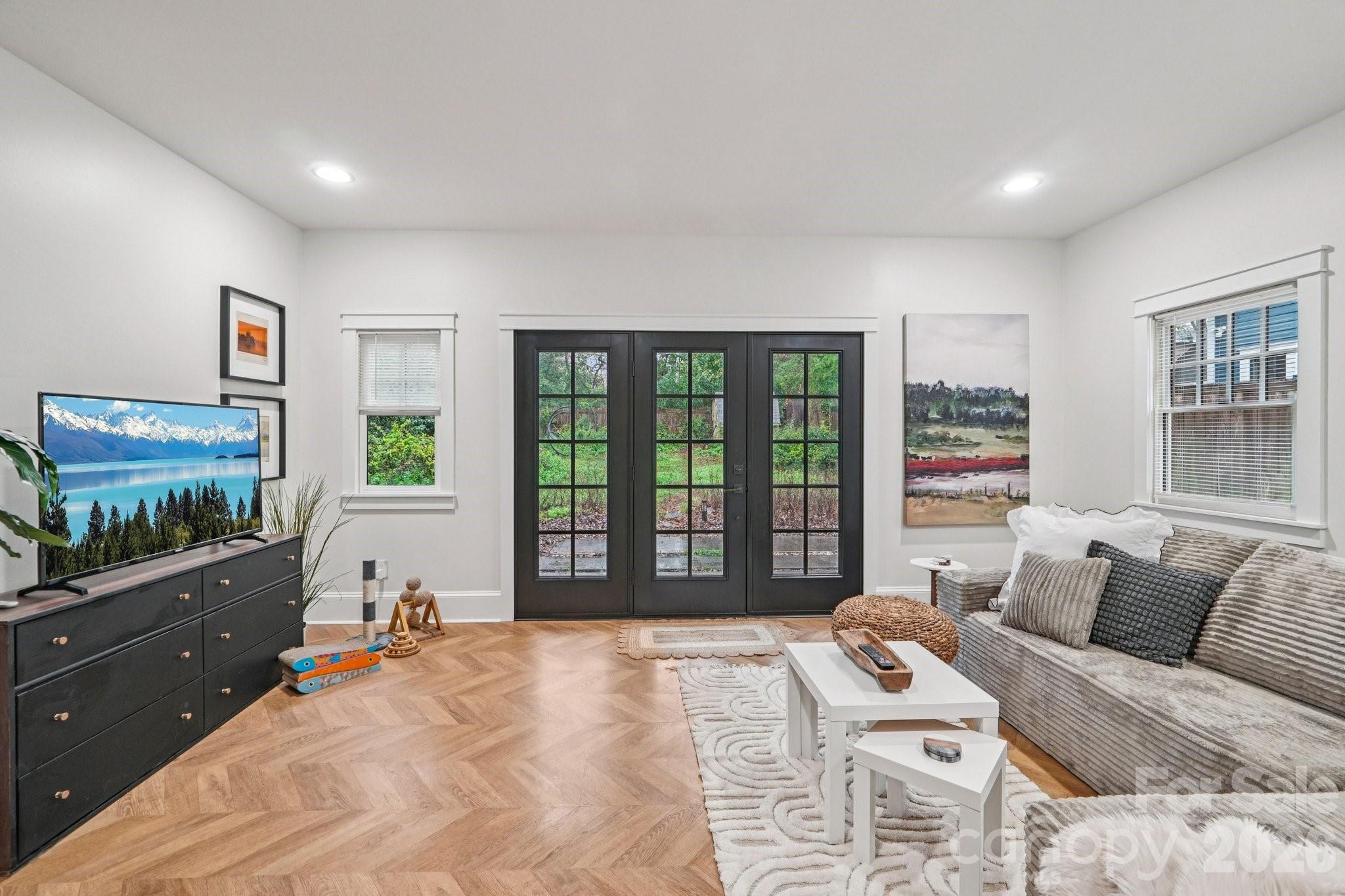 226 W Park Avenue — Charlotte