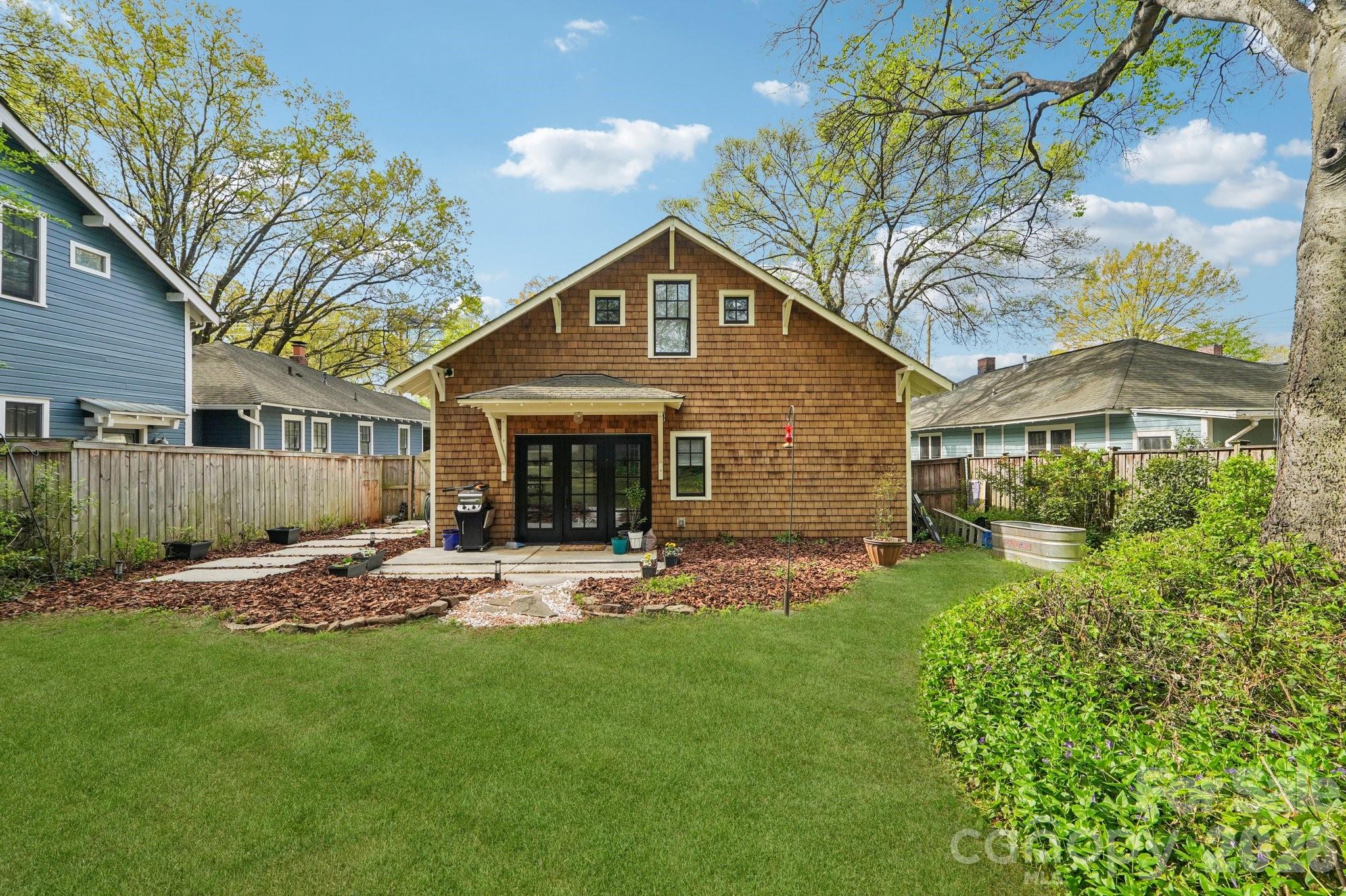 226 W Park Avenue — Charlotte