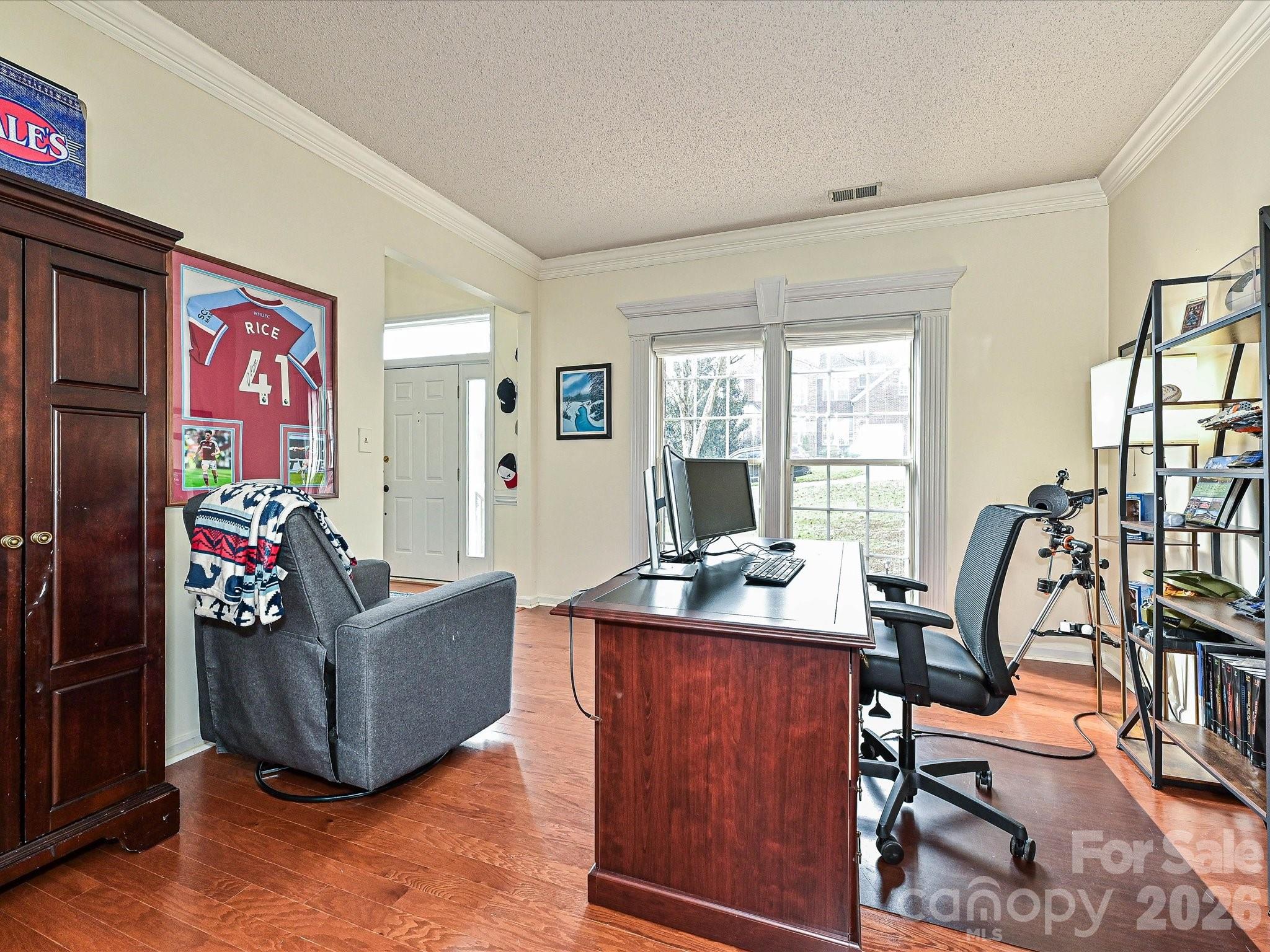 9027 Tayside Court — Huntersville