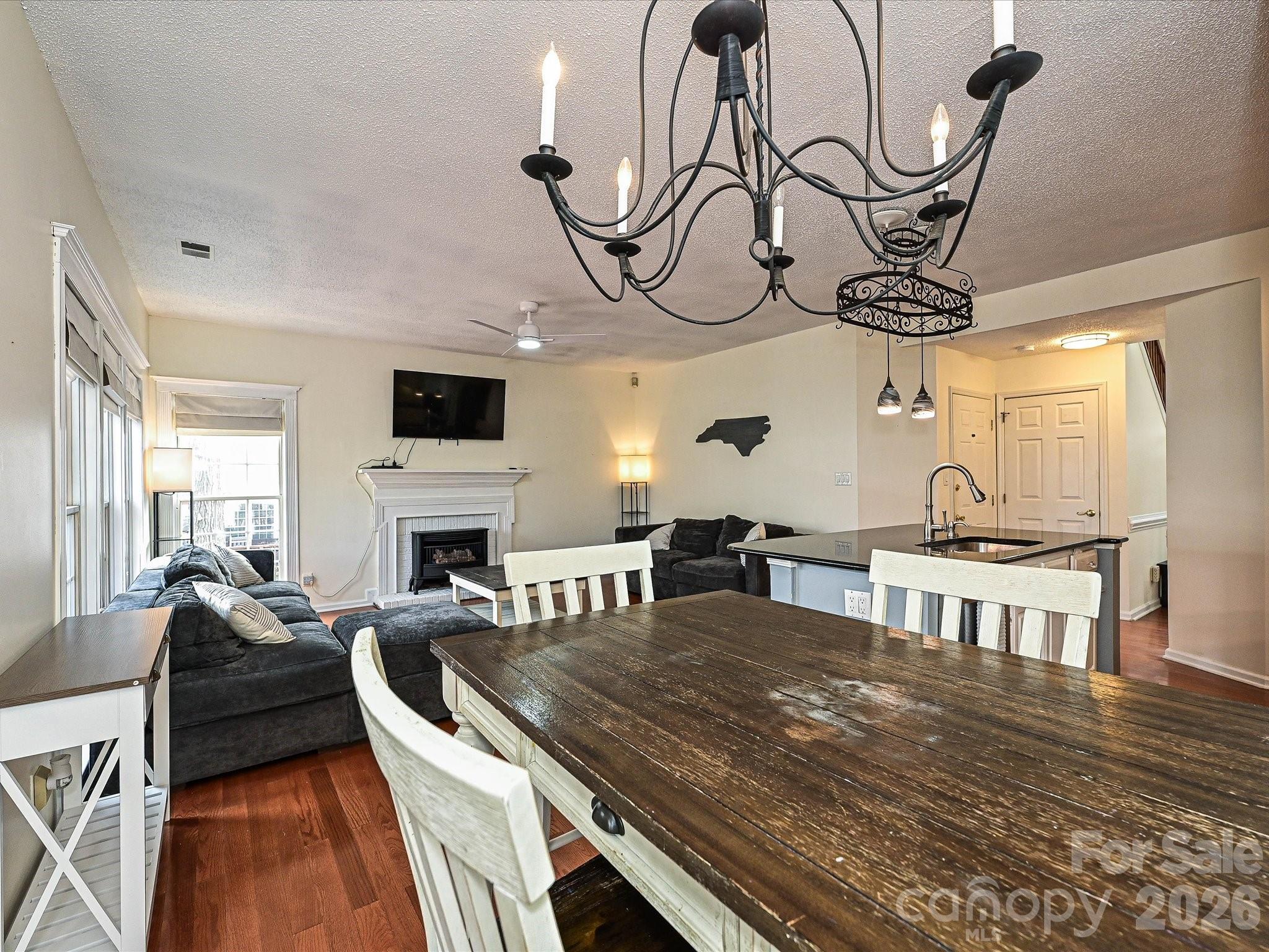 9027 Tayside Court — Huntersville