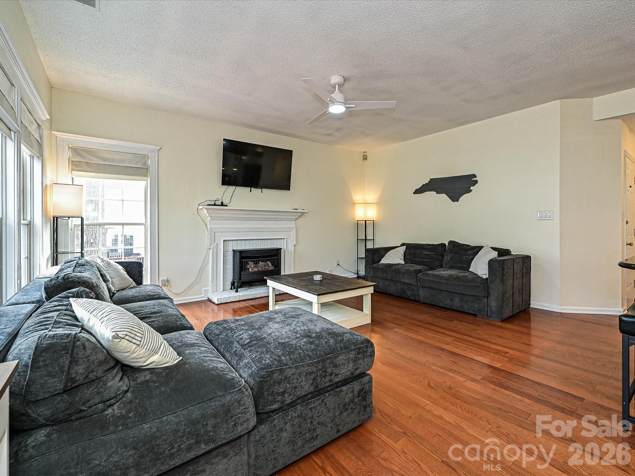 9027 Tayside Court — Huntersville