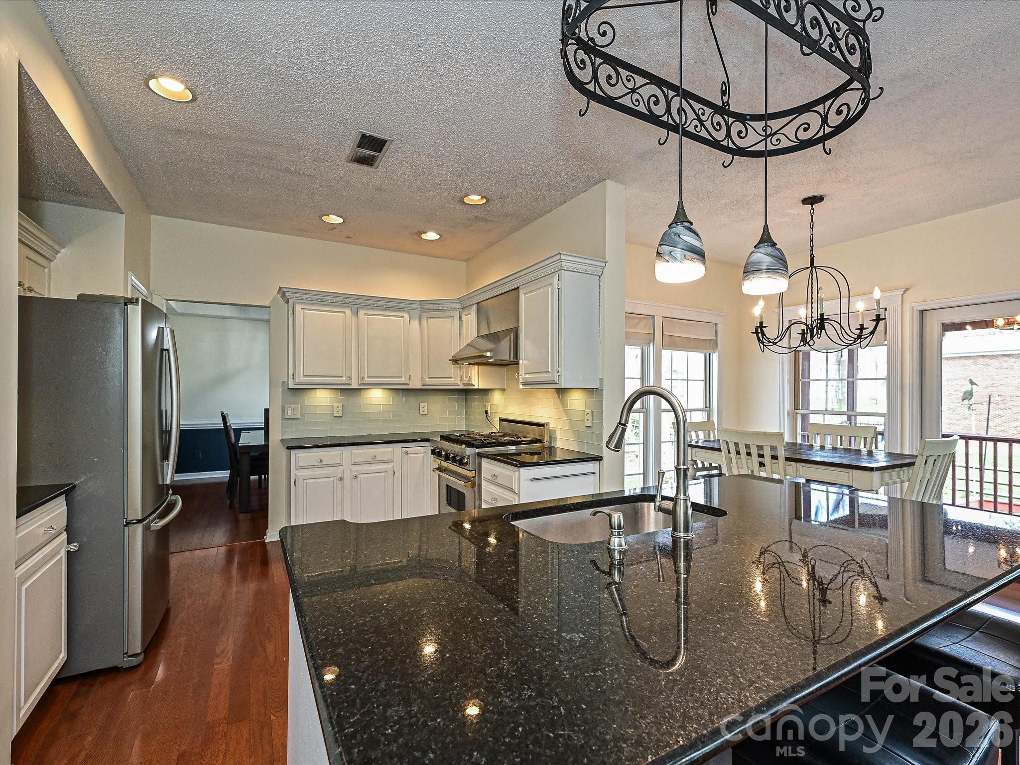 9027 Tayside Court — Huntersville