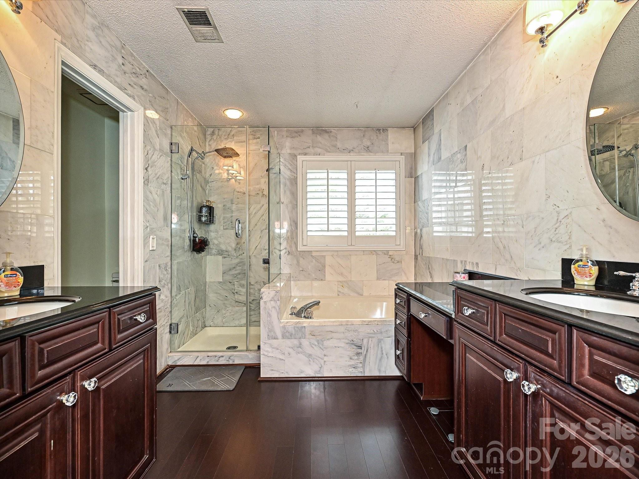 9027 Tayside Court — Huntersville