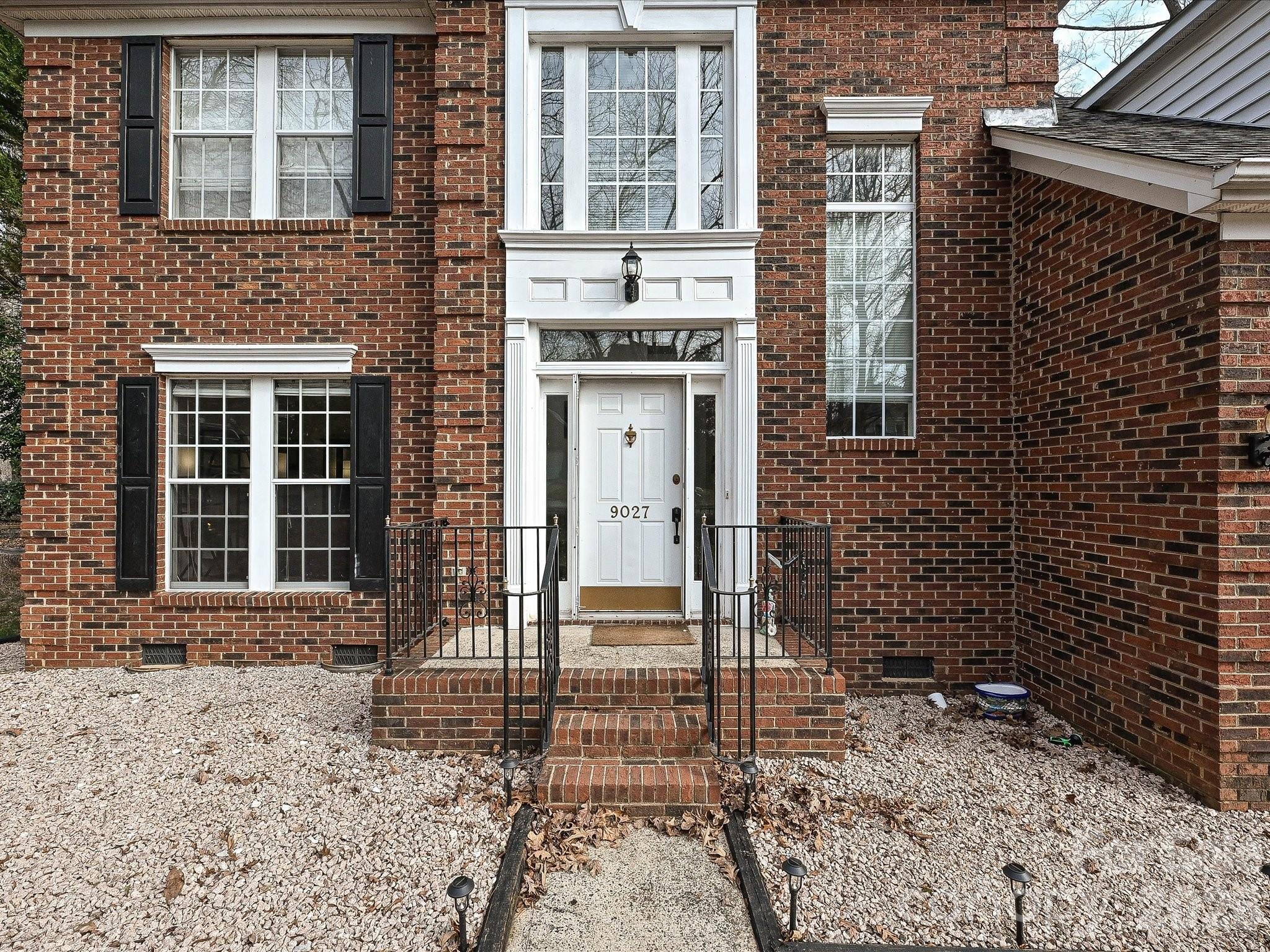 9027 Tayside Court — Huntersville