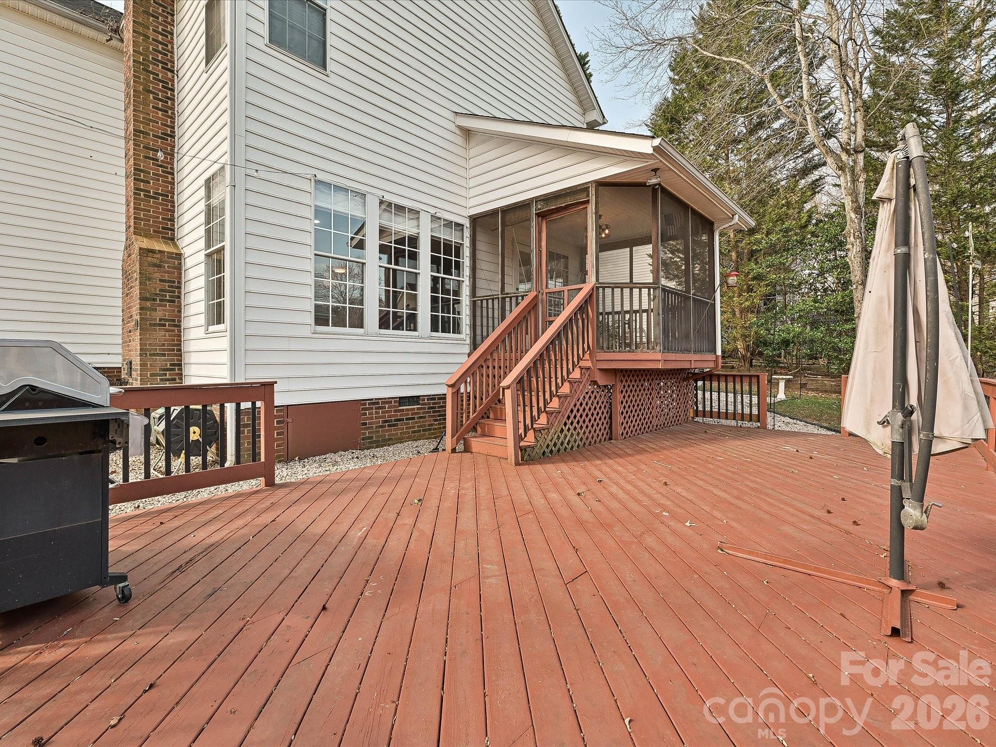 9027 Tayside Court — Huntersville
