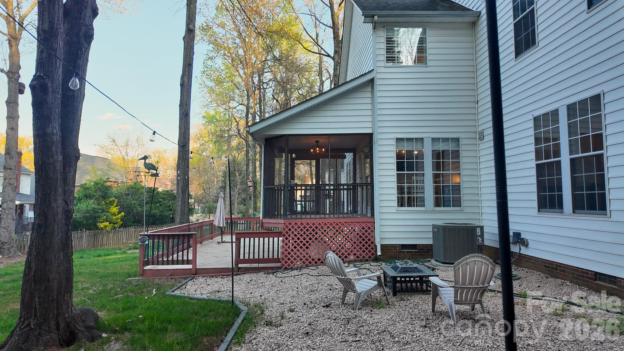 9027 Tayside Court — Huntersville