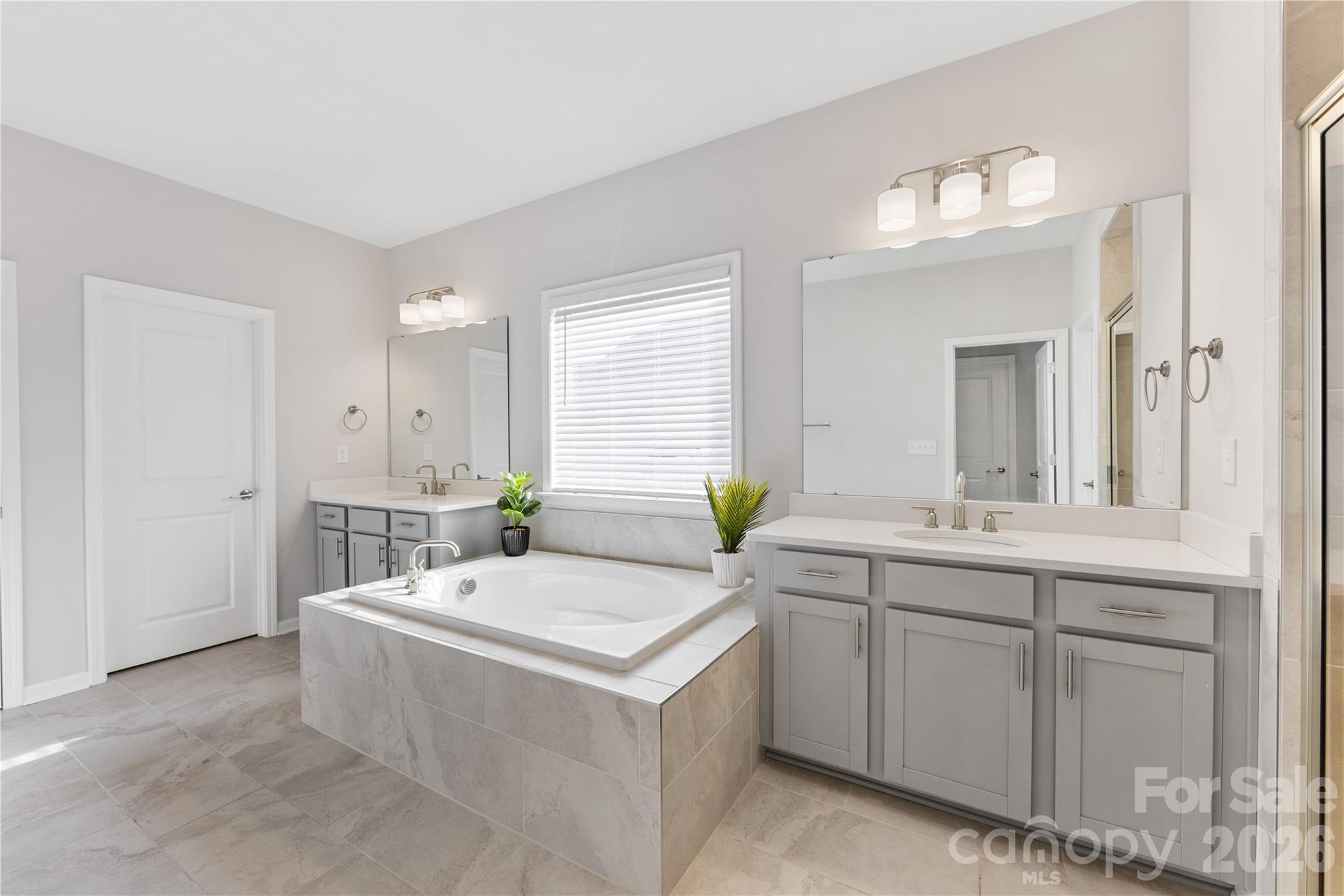 346 W Waterlynn Road — Mooresville