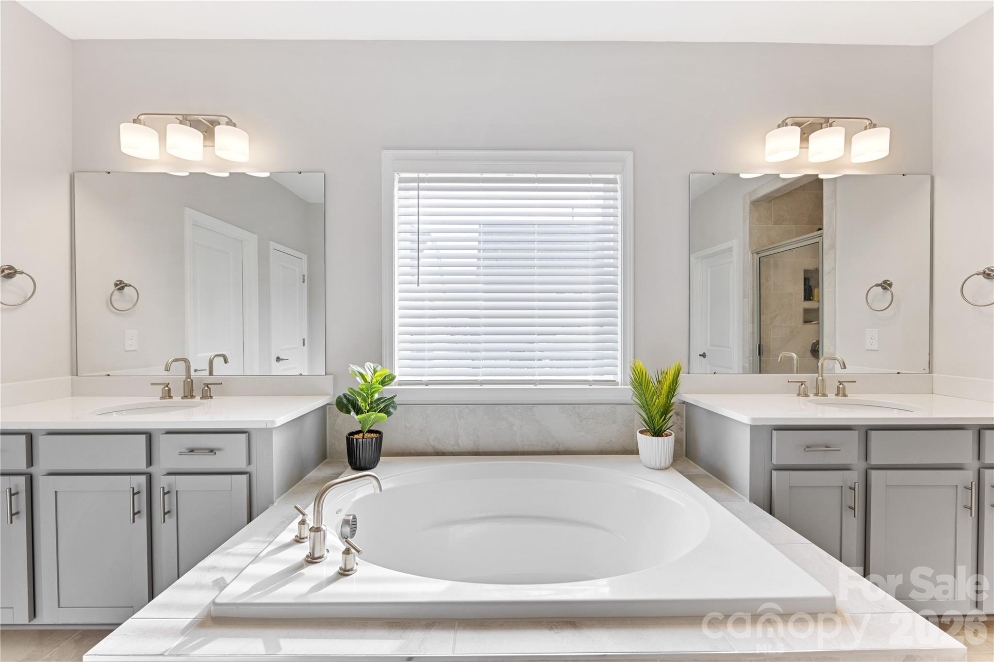 346 W Waterlynn Road — Mooresville