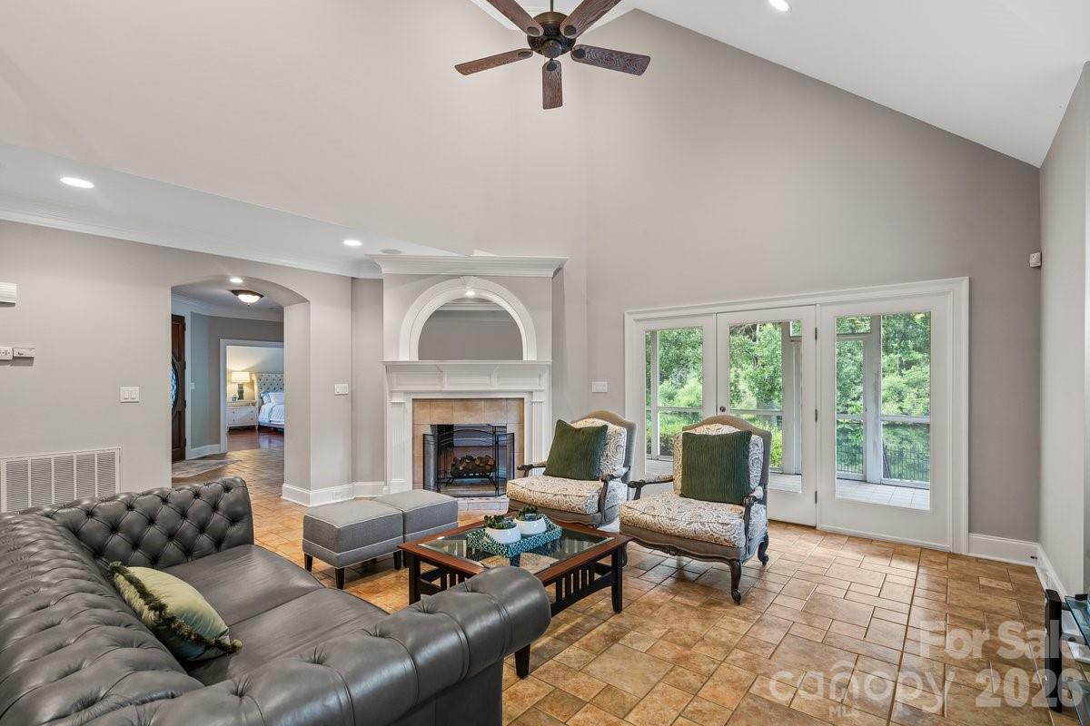 1111 Real Quiet Lane — Waxhaw