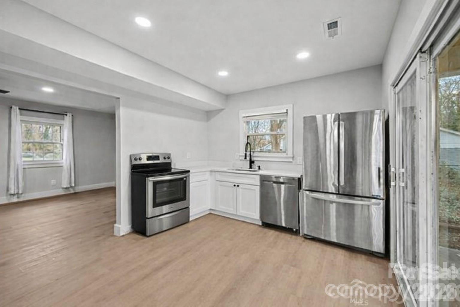 5008 The Plaza None — Charlotte