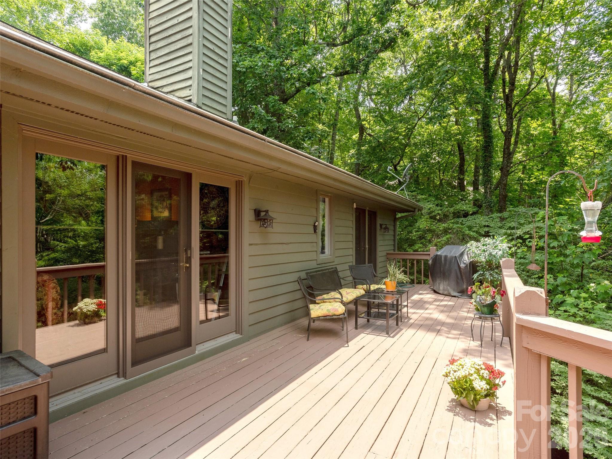 204 Greenleaf Drive — Flat Rock