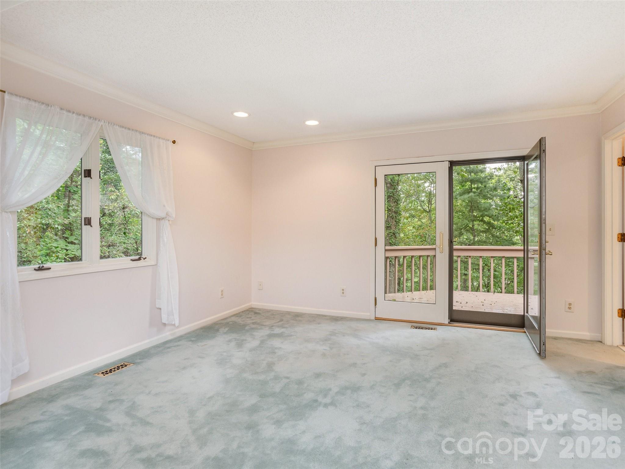 204 Greenleaf Drive — Flat Rock