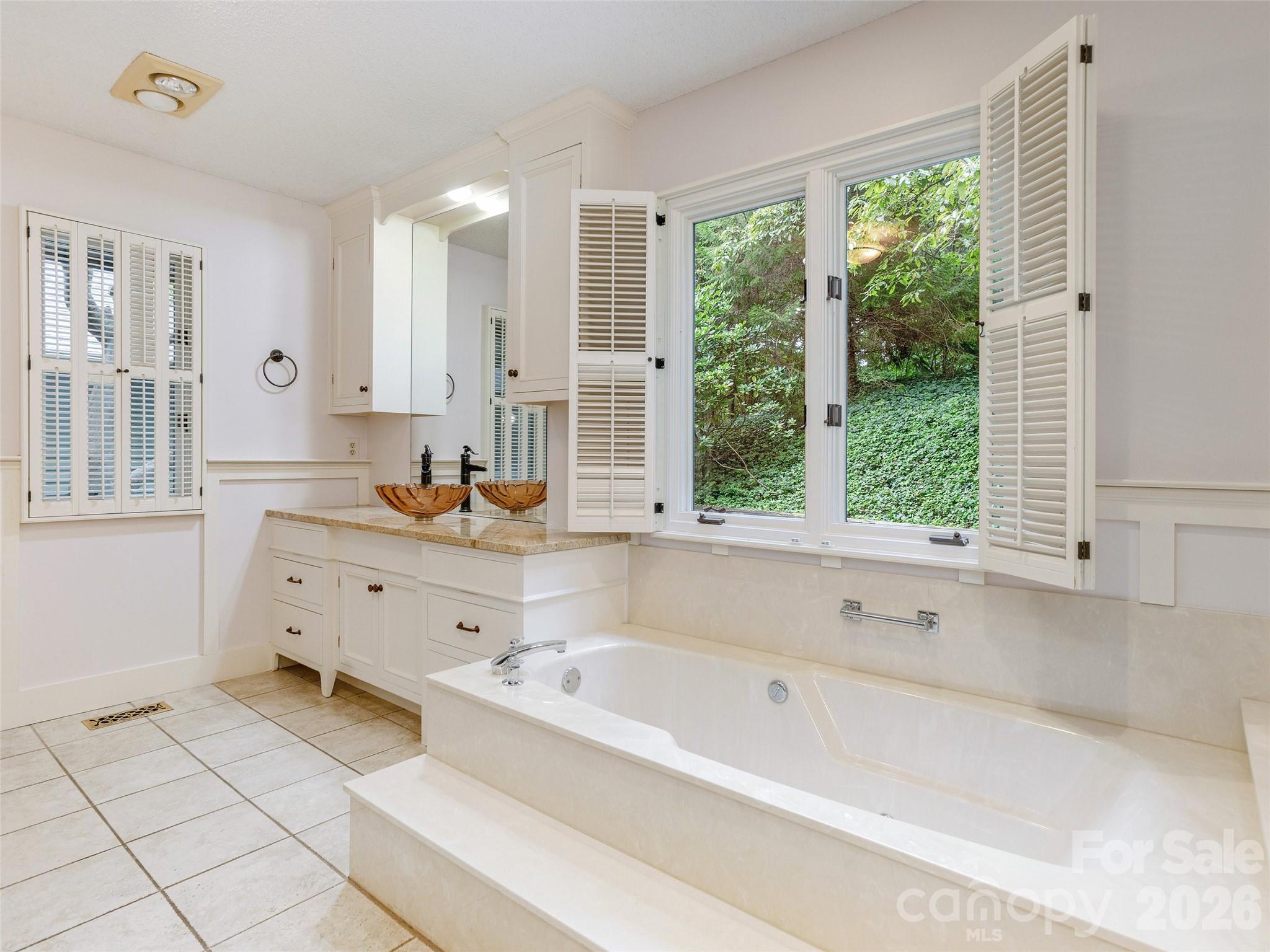 204 Greenleaf Drive — Flat Rock