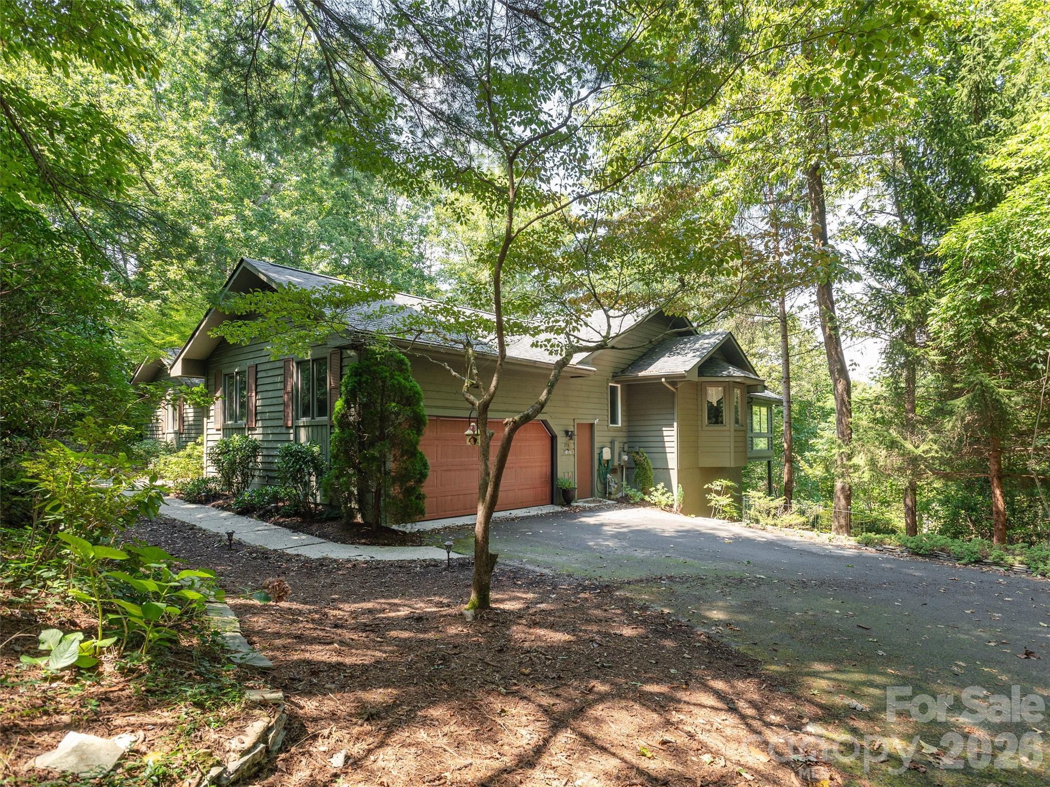 204 Greenleaf Drive — Flat Rock