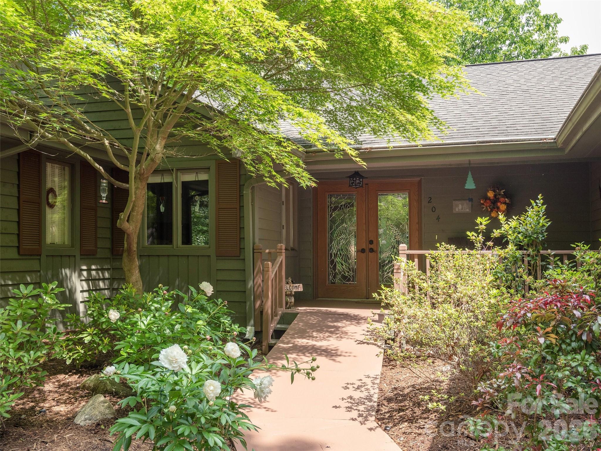 204 Greenleaf Drive — Flat Rock