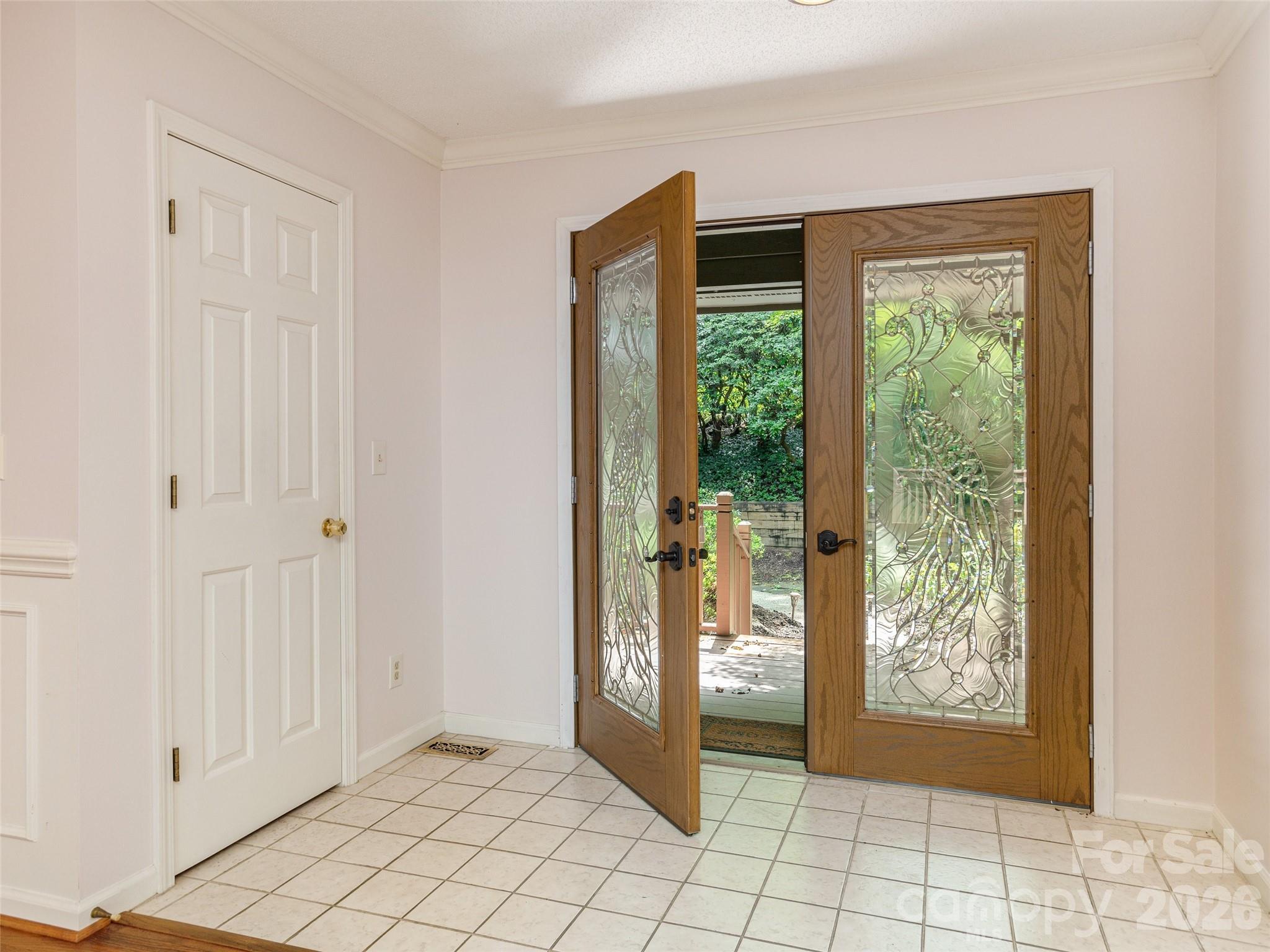 204 Greenleaf Drive — Flat Rock