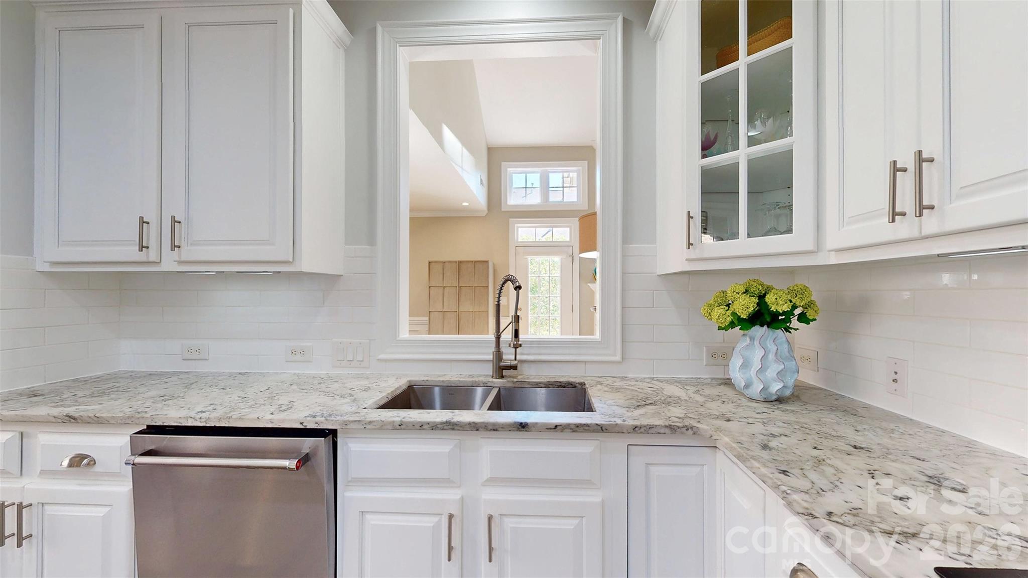 11724 Easthampton Circle — Charlotte