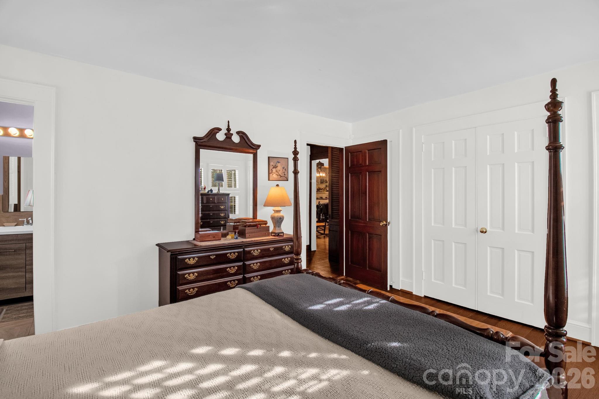 305 Hilltop Drive — Lexington
