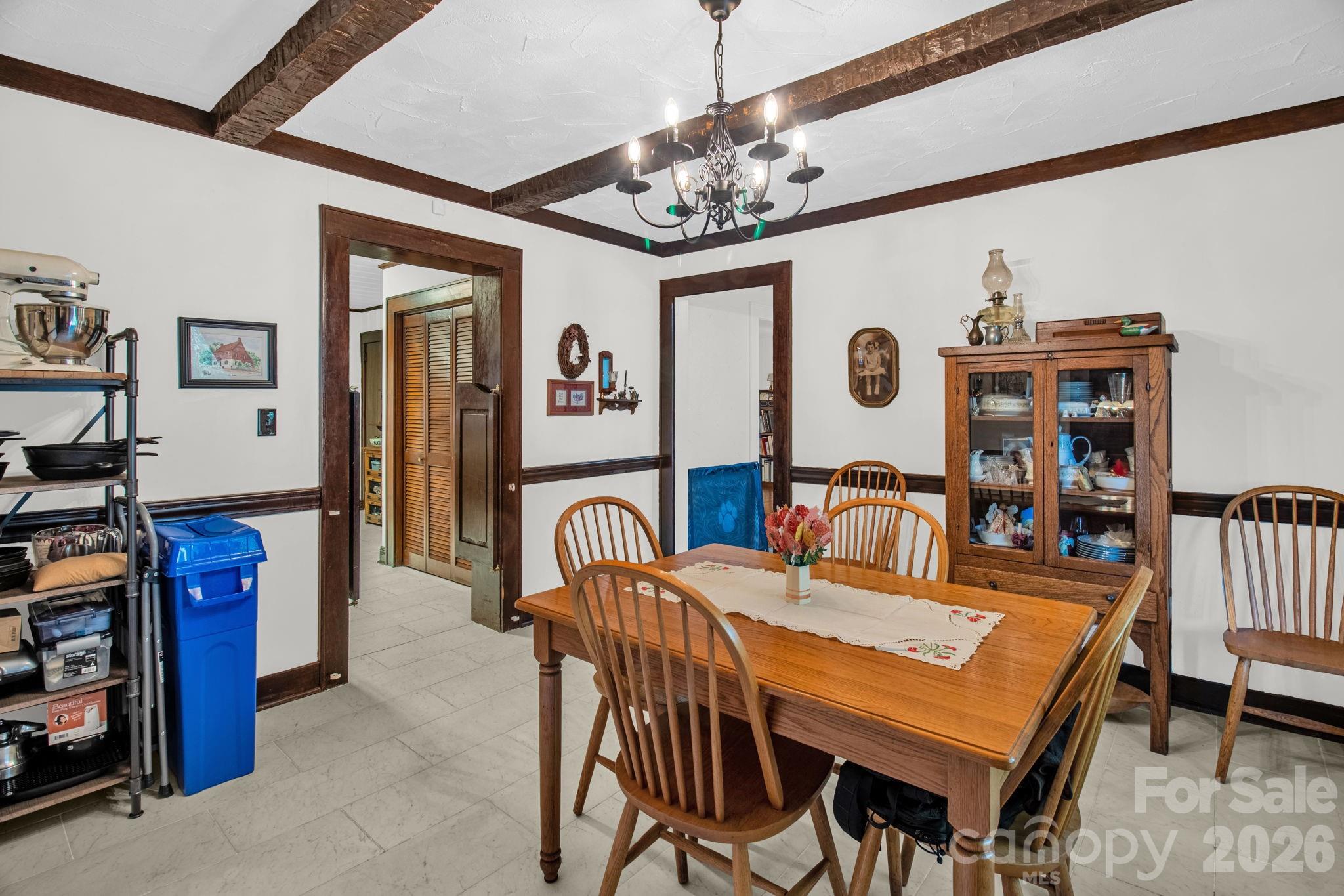 305 Hilltop Drive — Lexington