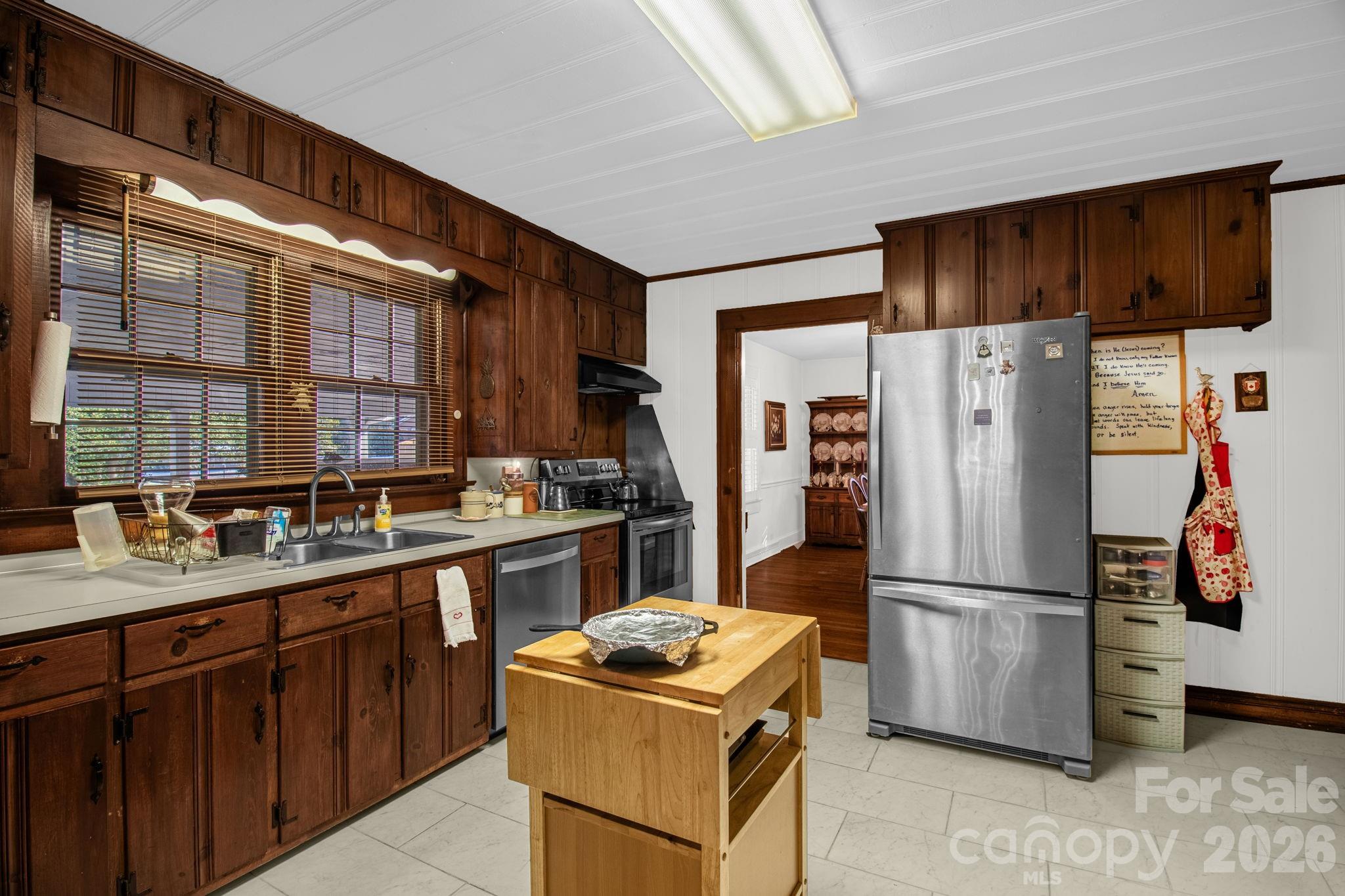 305 Hilltop Drive — Lexington