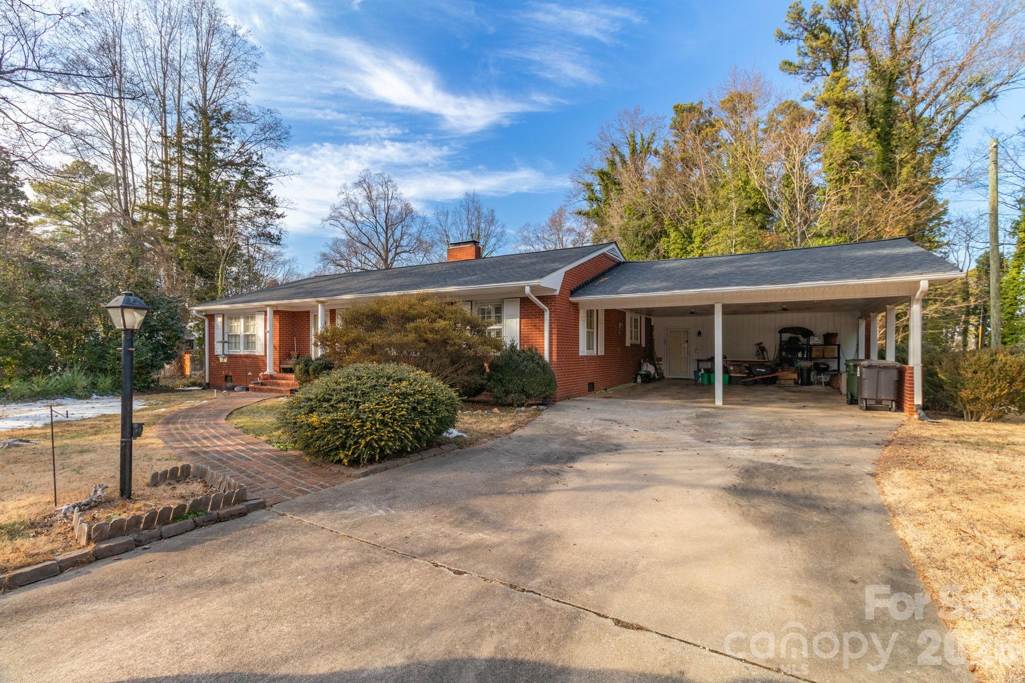 305 Hilltop Drive — Lexington