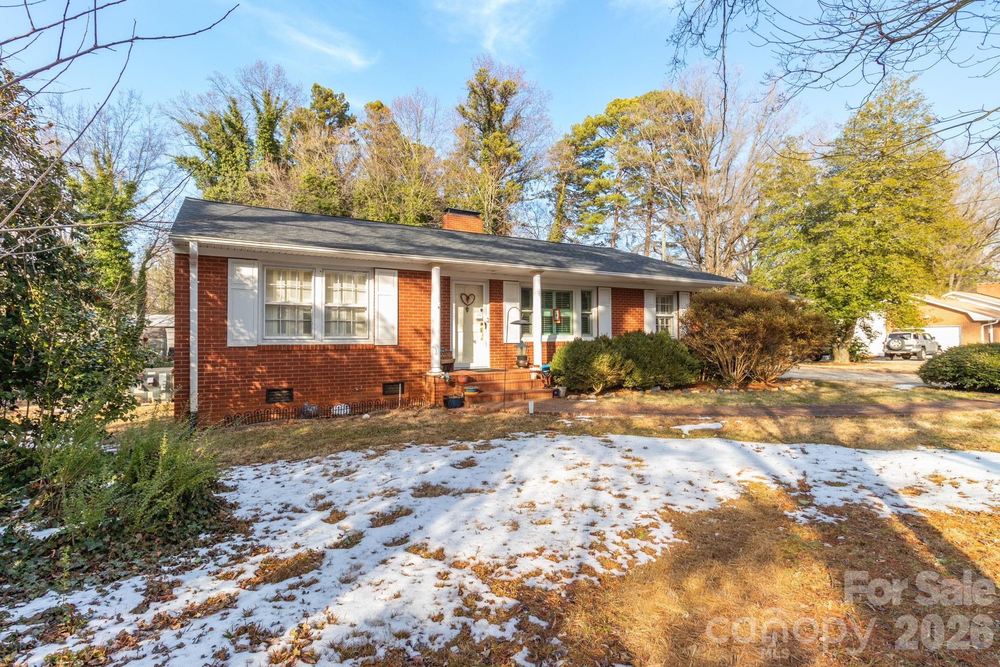305 Hilltop Drive — Lexington