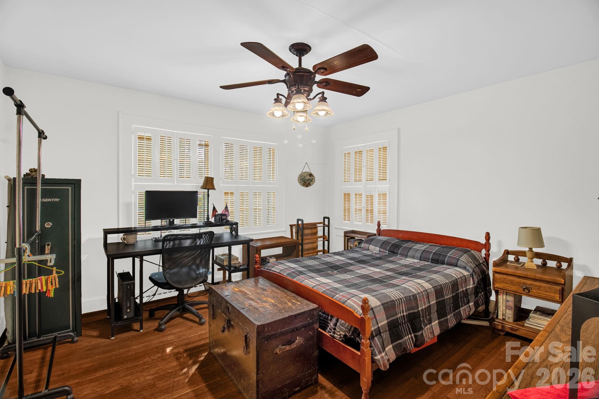 305 Hilltop Drive — Lexington
