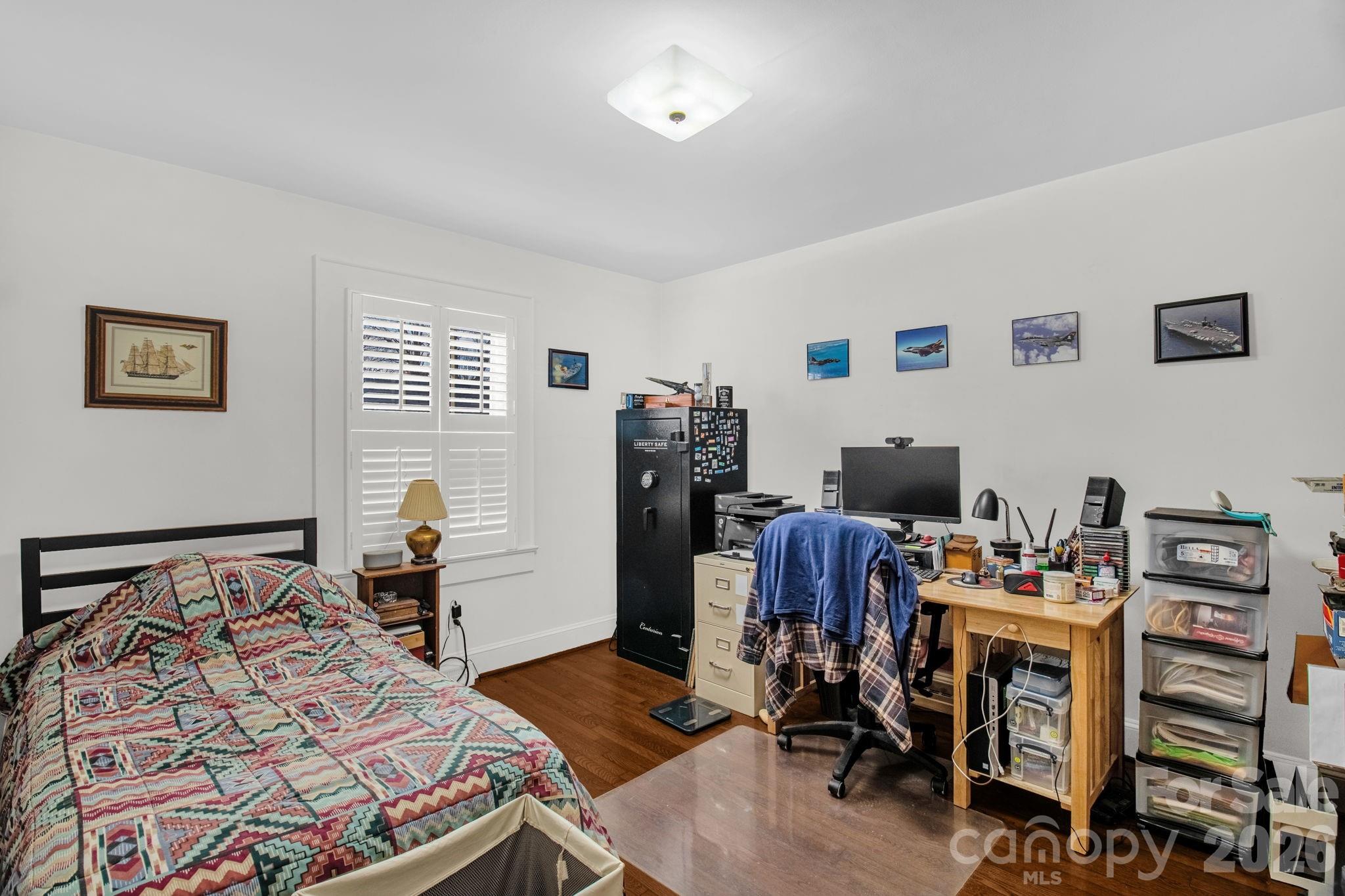 305 Hilltop Drive — Lexington