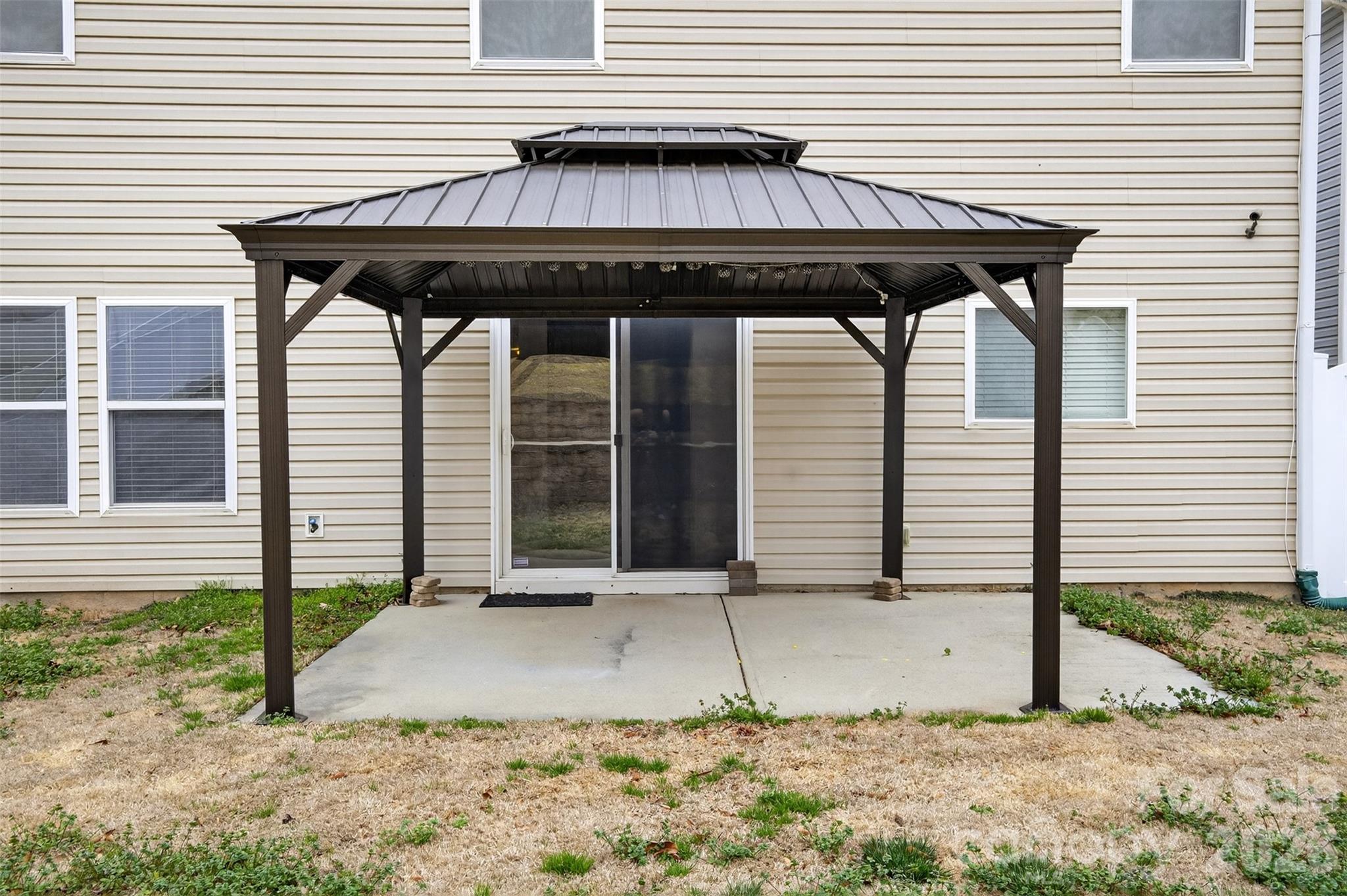 112 Colville Road — Mooresville