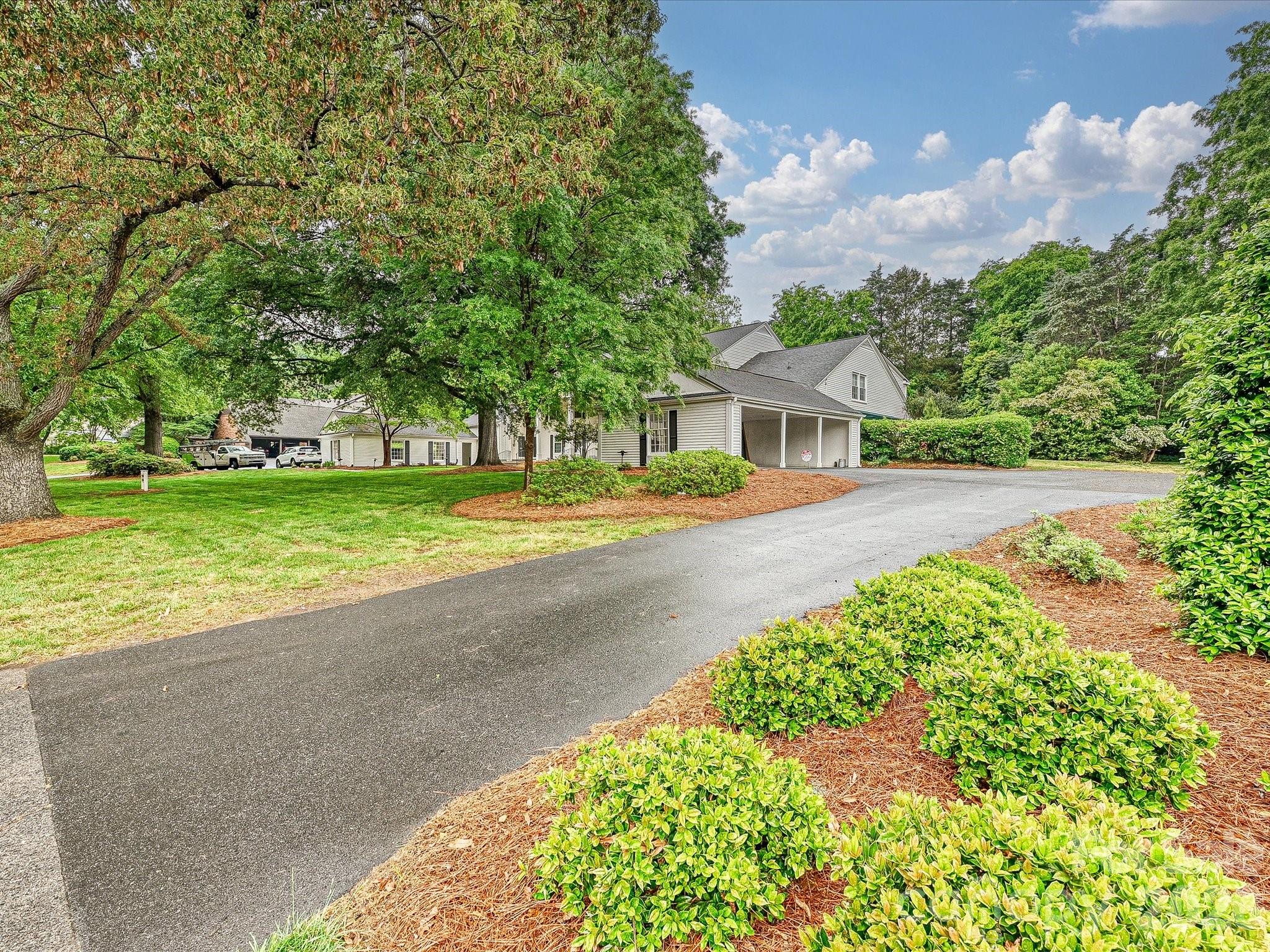 7004 Quail Hill Road — Charlotte