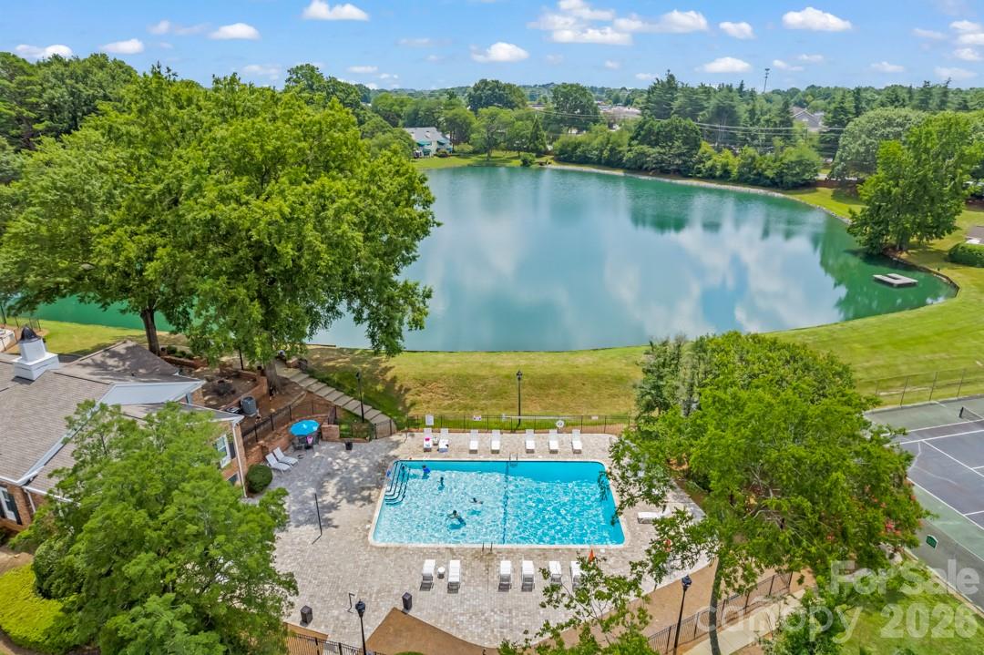 7004 Quail Hill Road — Charlotte