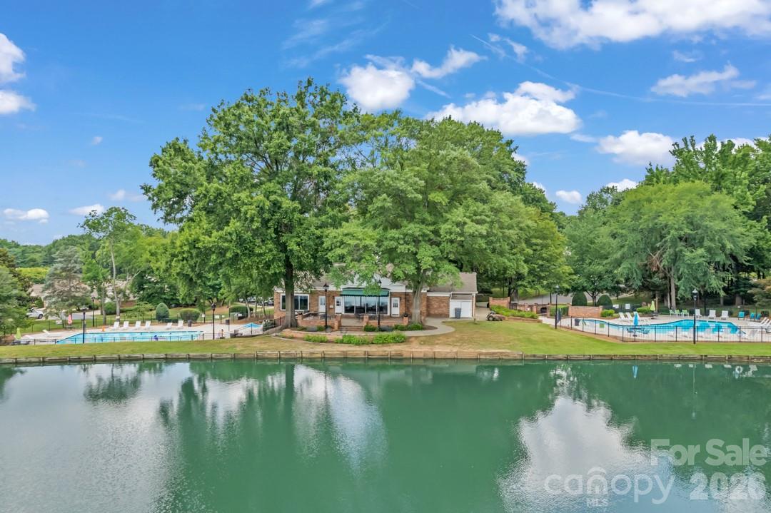 7004 Quail Hill Road — Charlotte