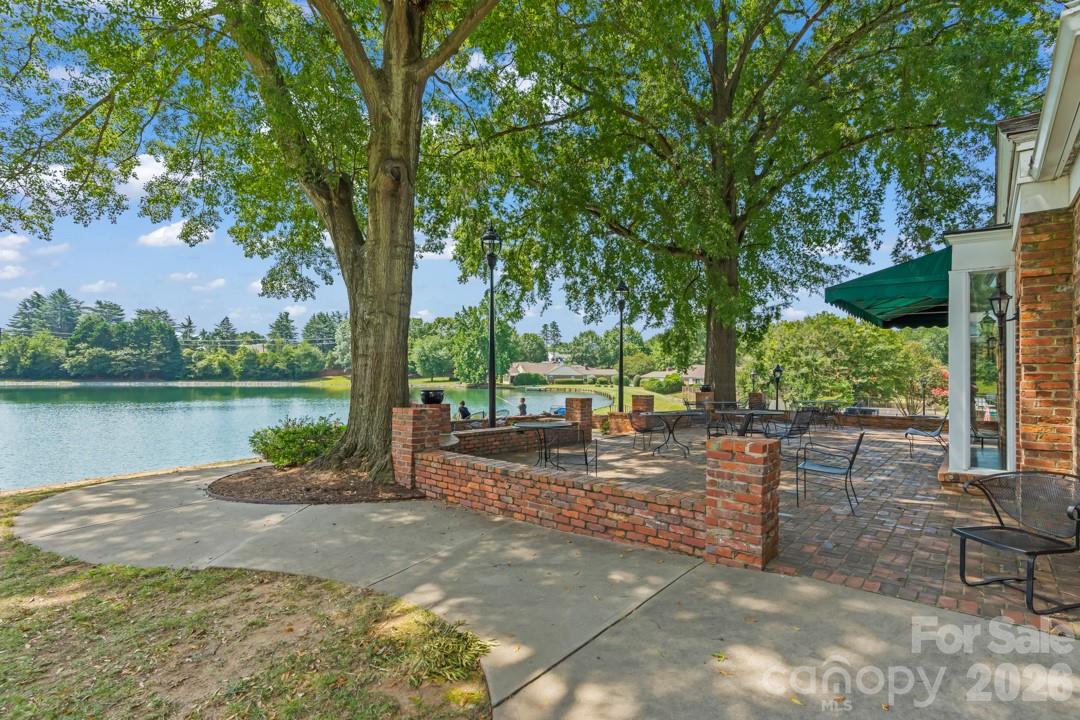 7004 Quail Hill Road — Charlotte