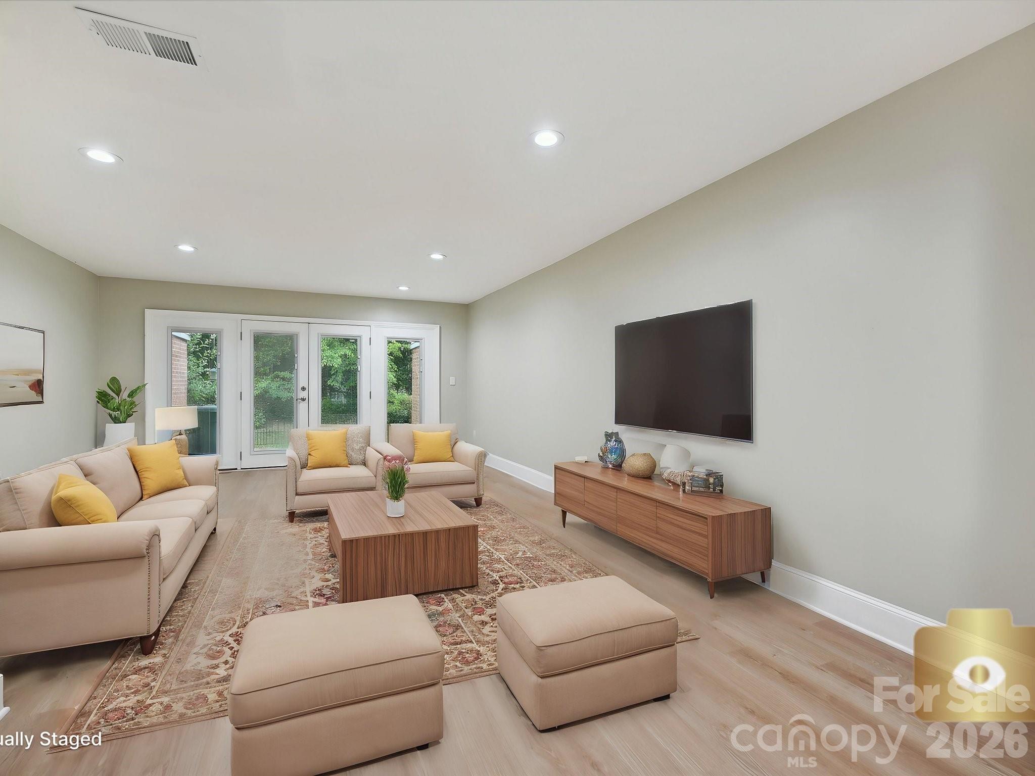 7004 Quail Hill Road — Charlotte