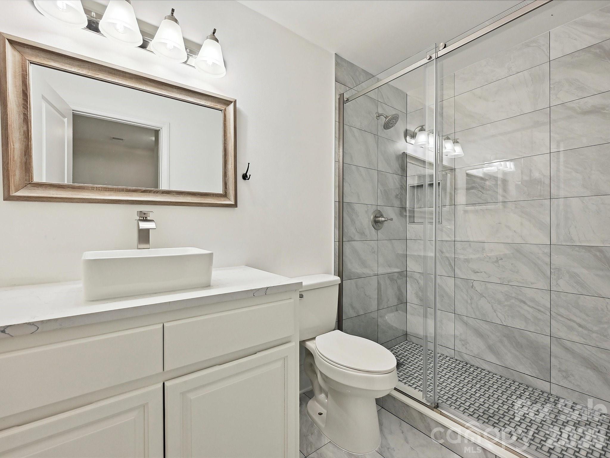 7004 Quail Hill Road — Charlotte