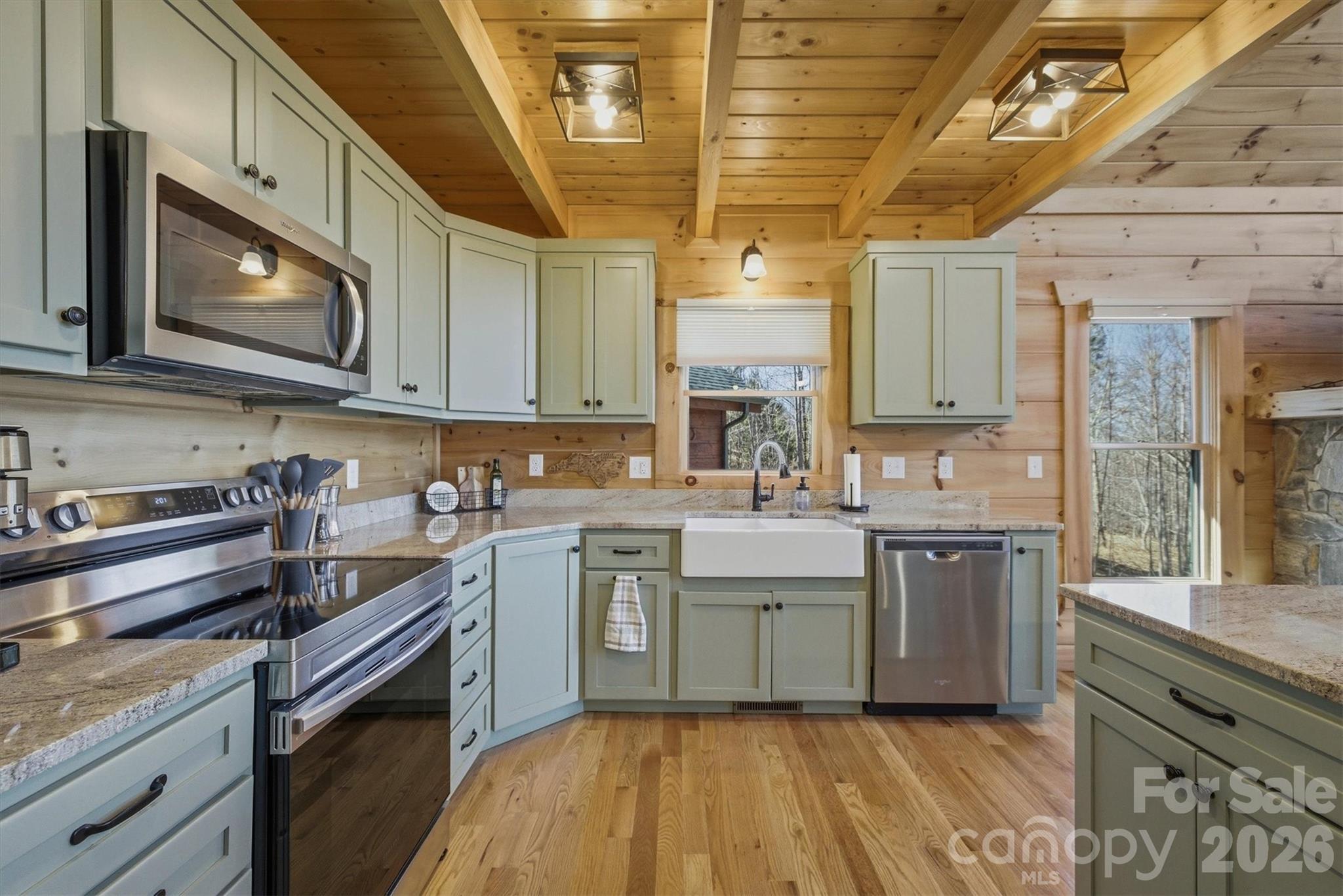 338 Lakeview Trail — Nebo