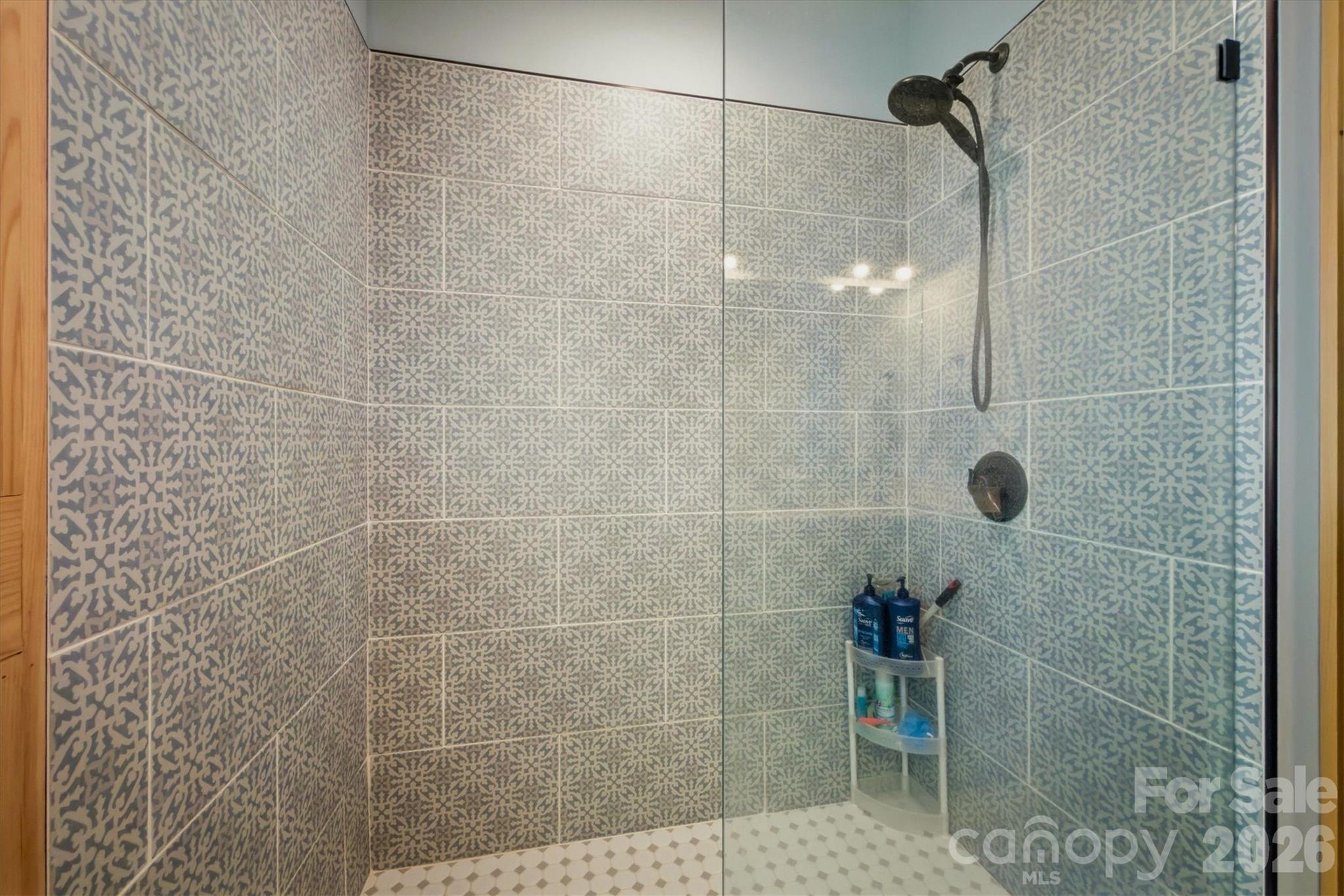338 Lakeview Trail — Nebo