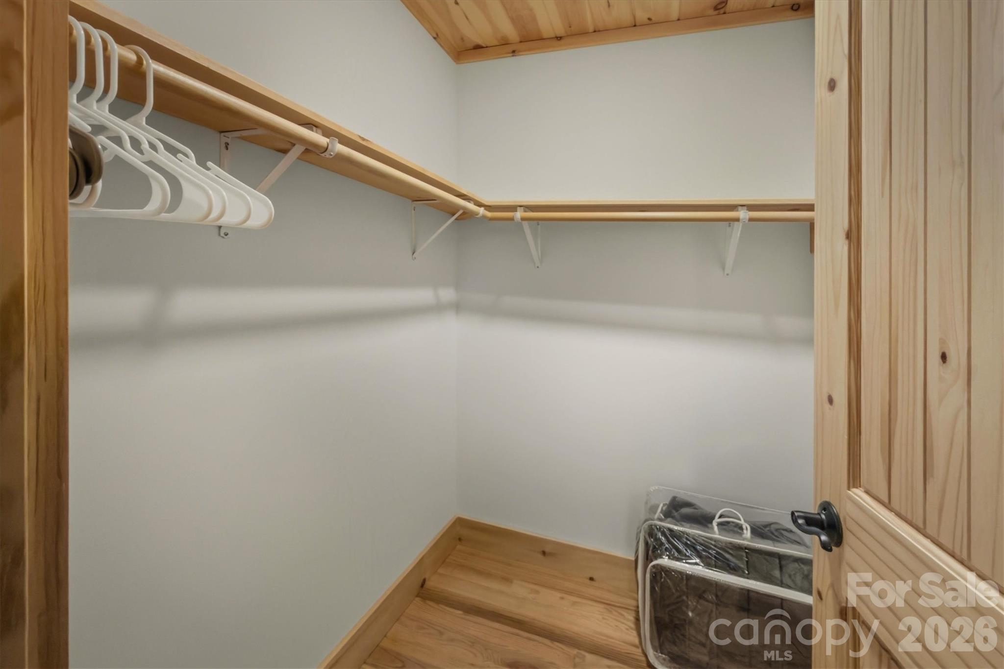 338 Lakeview Trail — Nebo