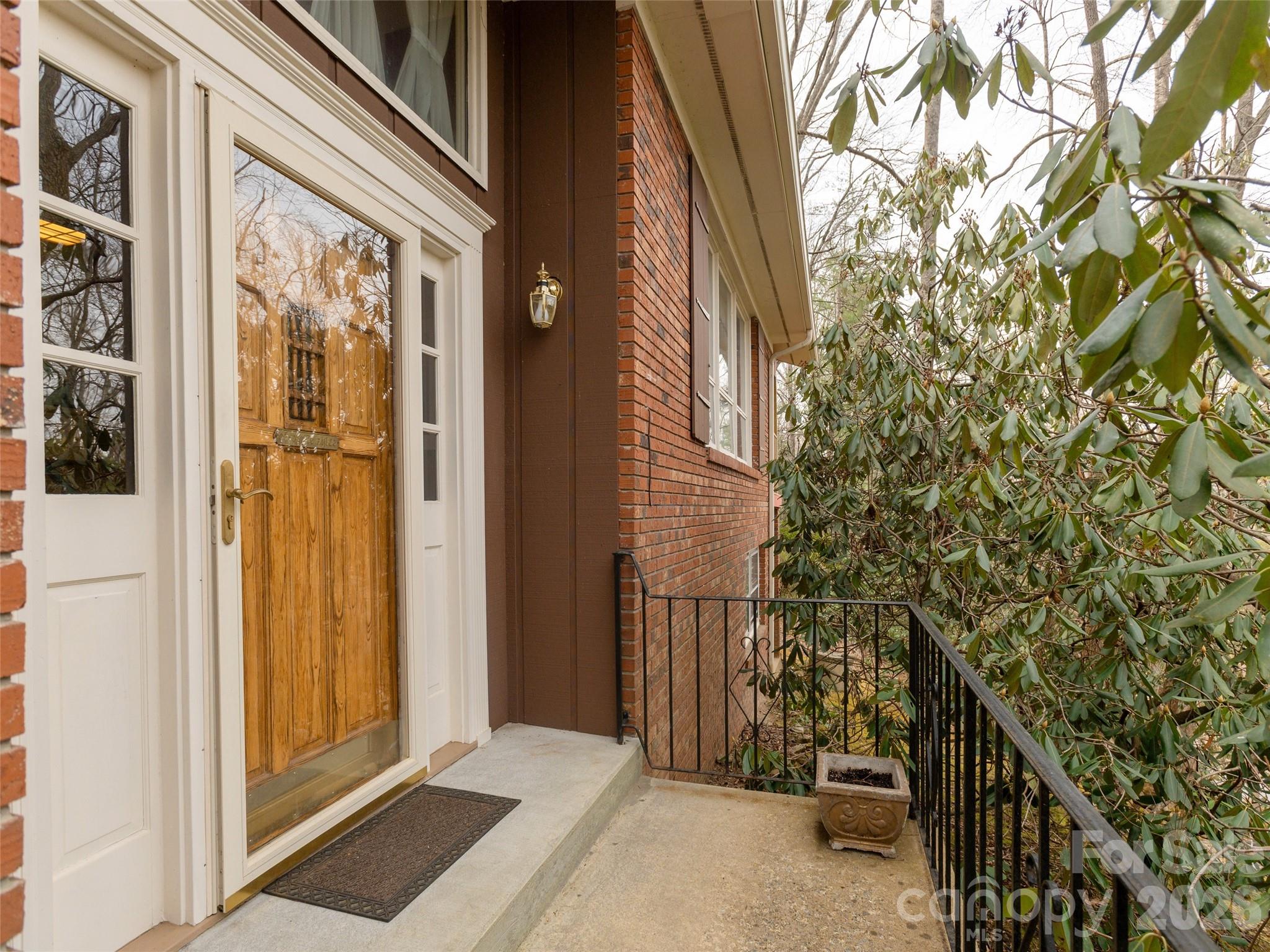 227 Sky Lake Drive — Hendersonville