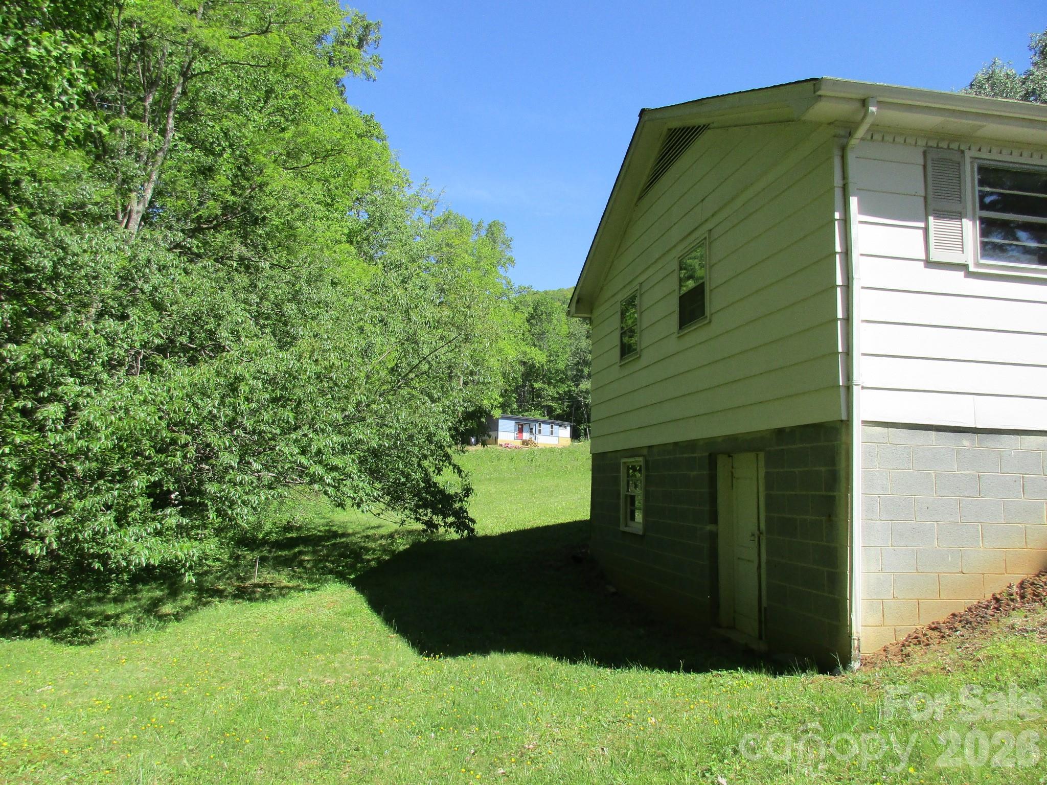 225 Davis Road — Crumpler