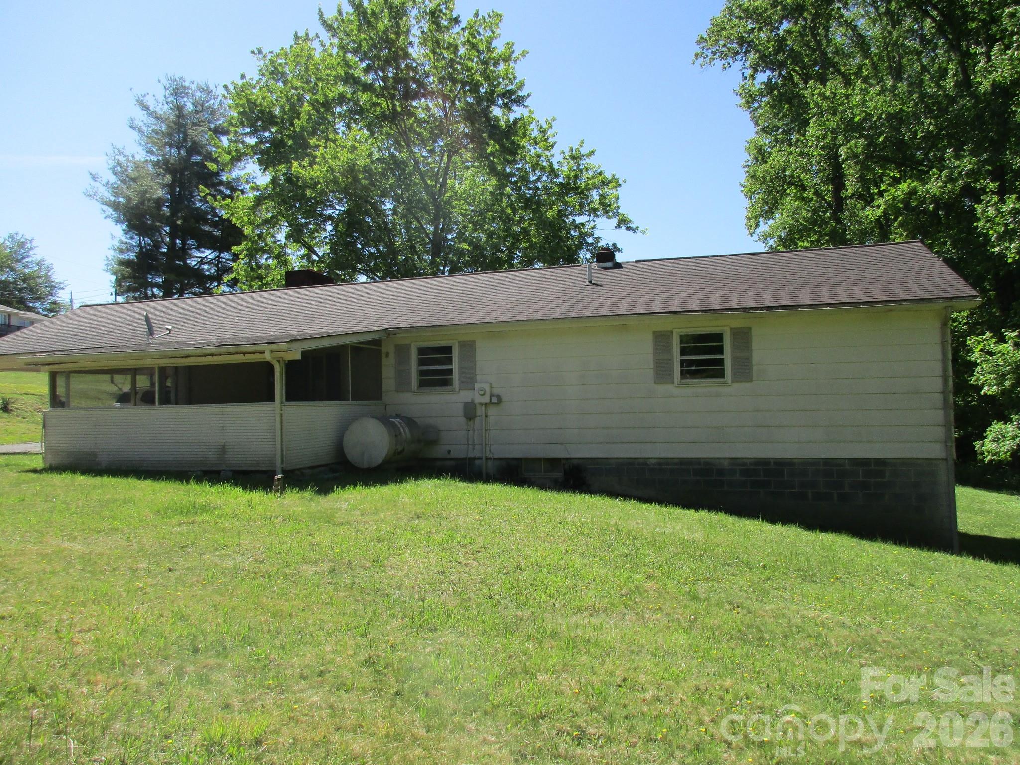225 Davis Road — Crumpler